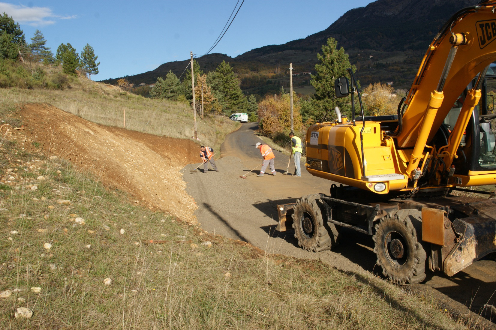 RD3, Création d'un refuge de croisement à la Rochette en 2011