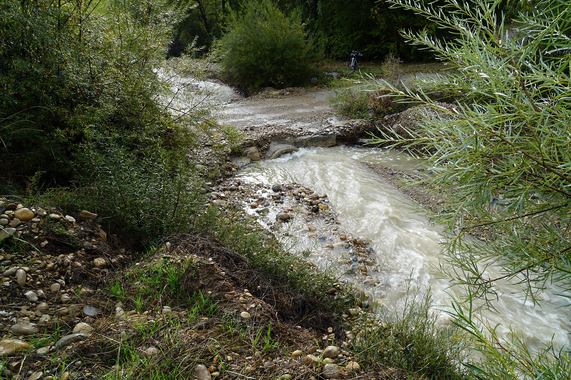 2019, désengravement du passage busé sous le radier du vallon des Graves à la Tuilière