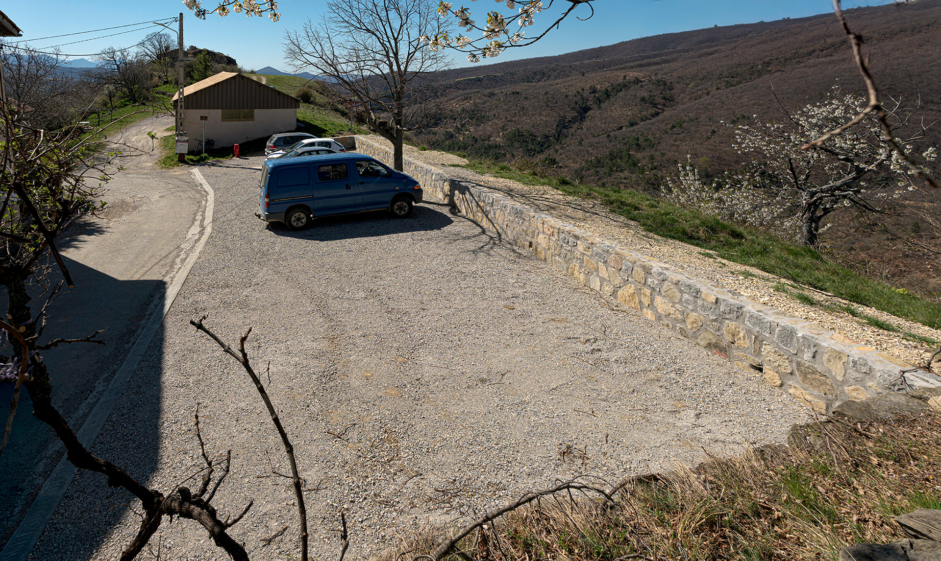 Parking hameau du Castellard