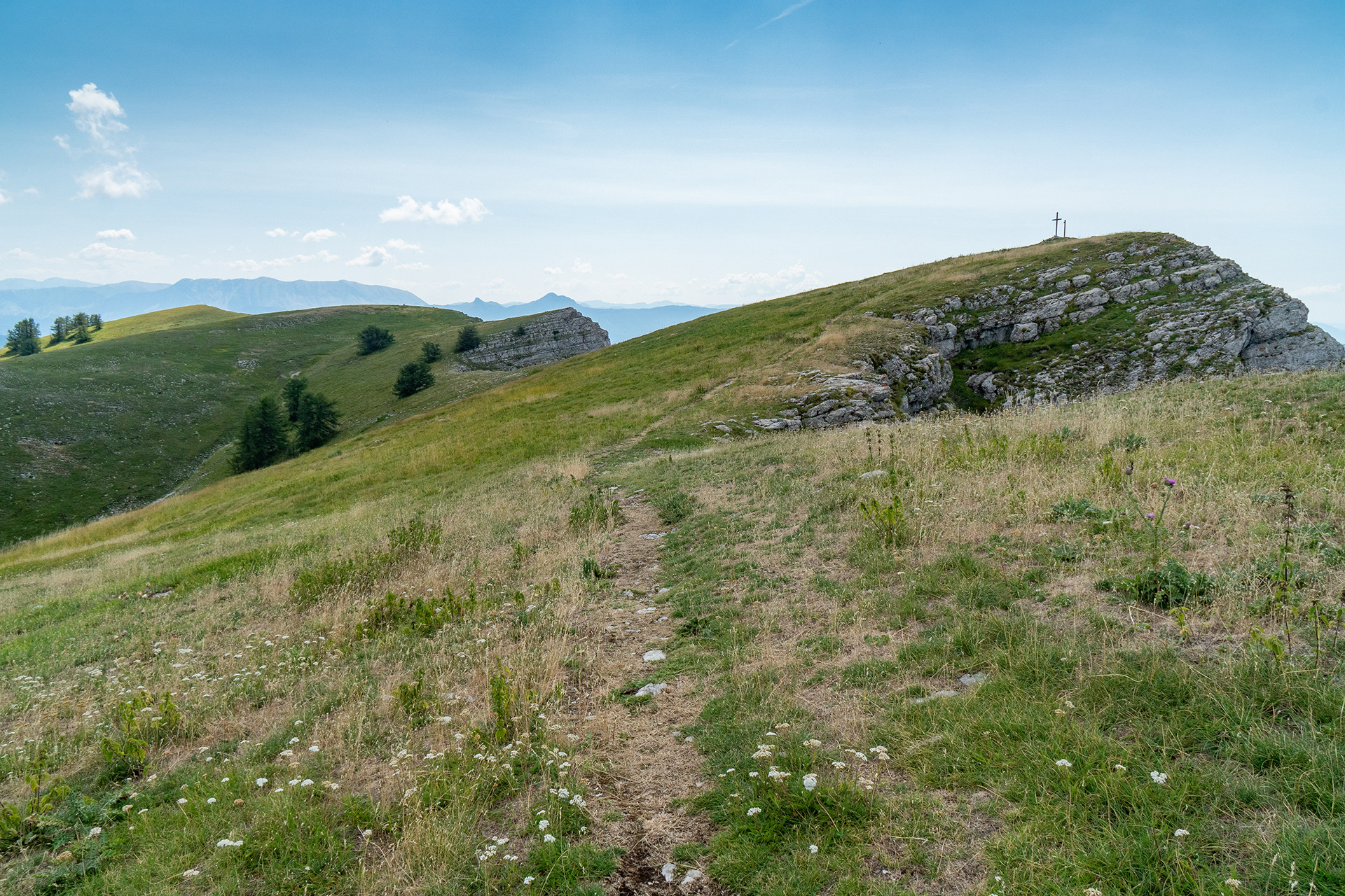 Parcours sur la crête de Géruen de part et d'autre du sommet