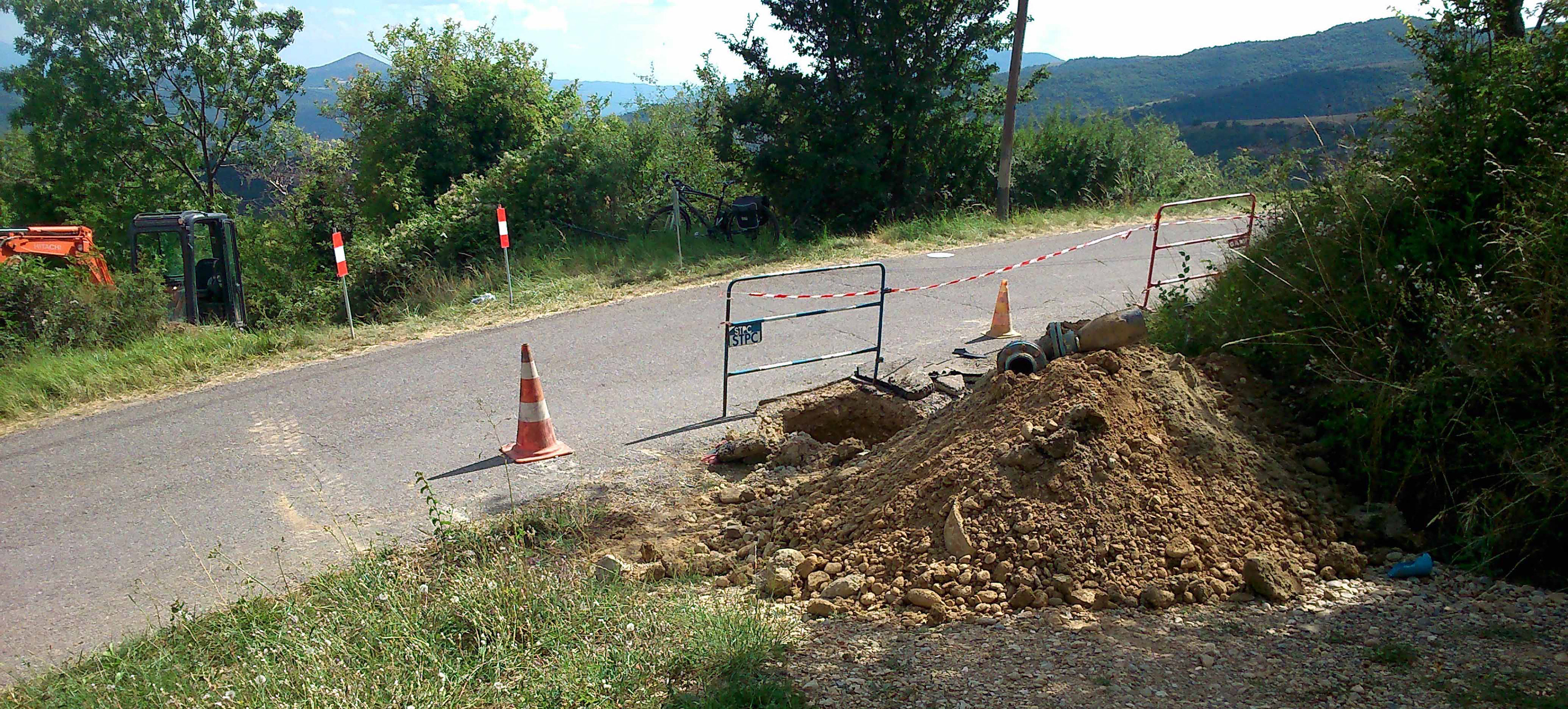 Traversée de route par fonçage pour rejoindre le regard des Collons