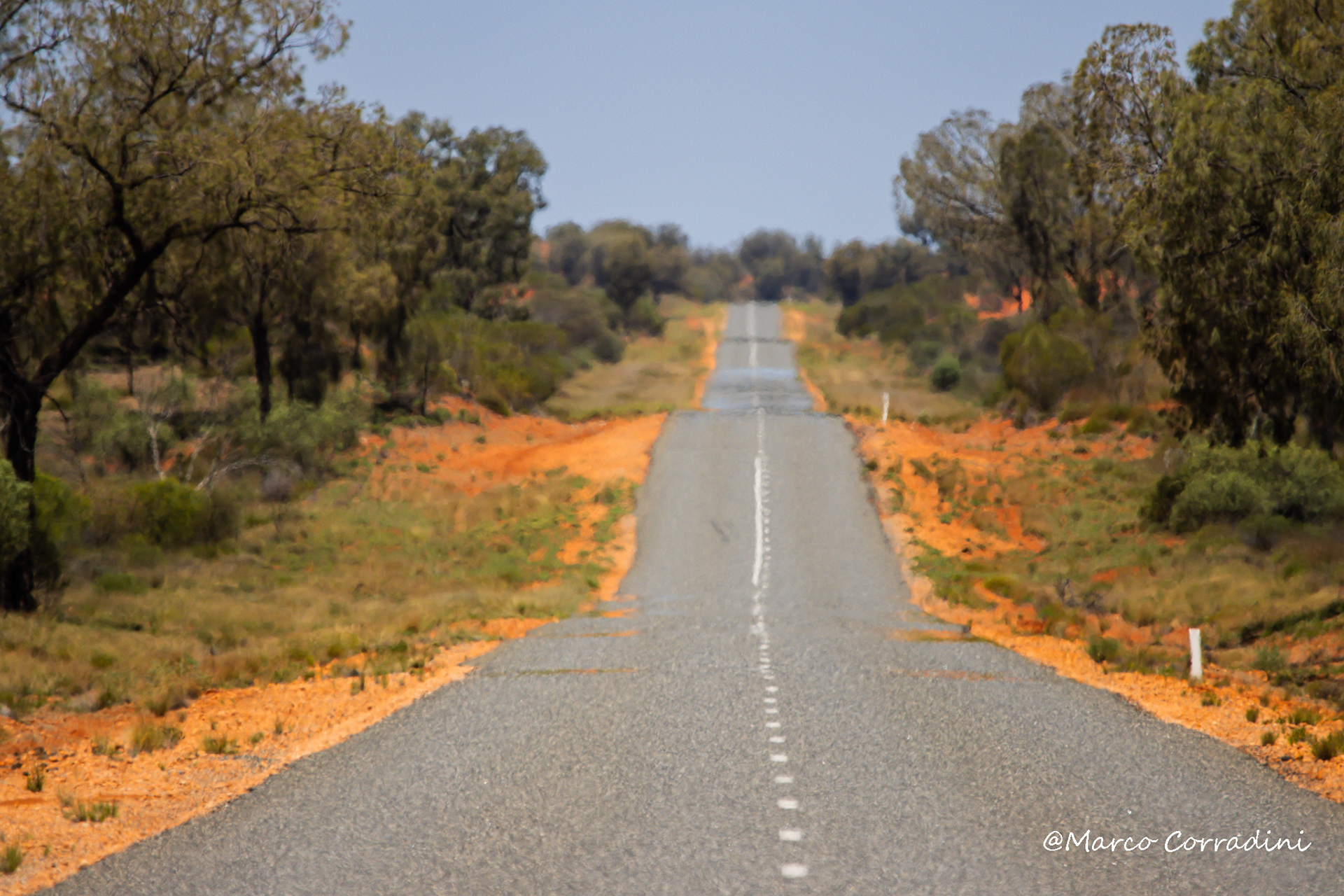 lesseter highway, AustraliaEndless road,