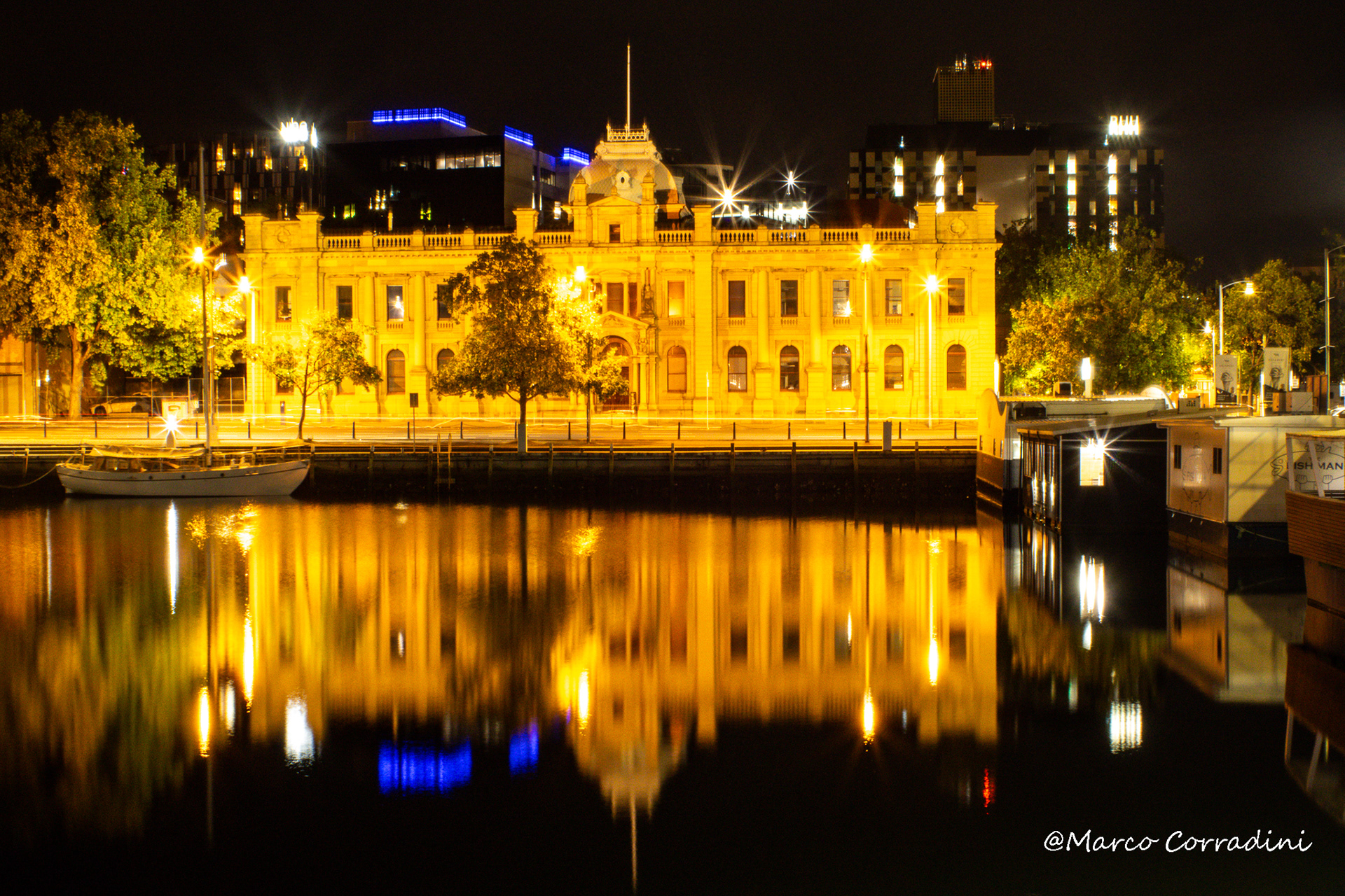 Tasmanian Museum and Art Gallery, reflection, Hobart, Tasmania, Australia,