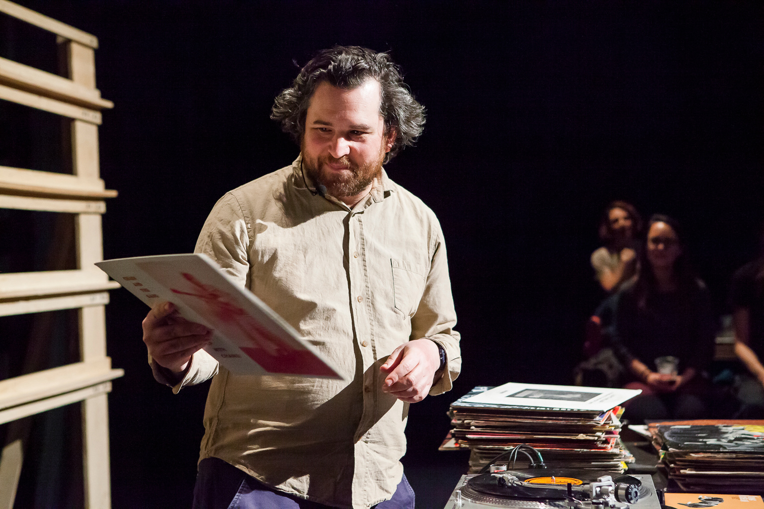Le DJ qui donnait trop d'informations, Collectif PME-ART, Mois Multi © Marion Gotti