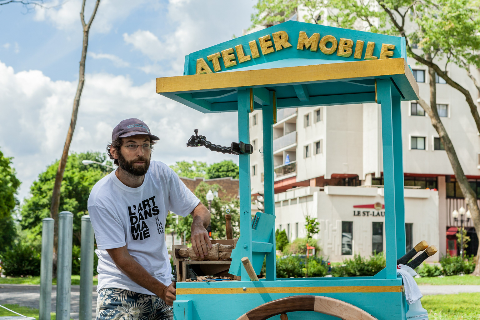 Atelier Mobile Ce qui nous rend humain, Mathieu Gotti, MNBAQ © Marion Gotti
