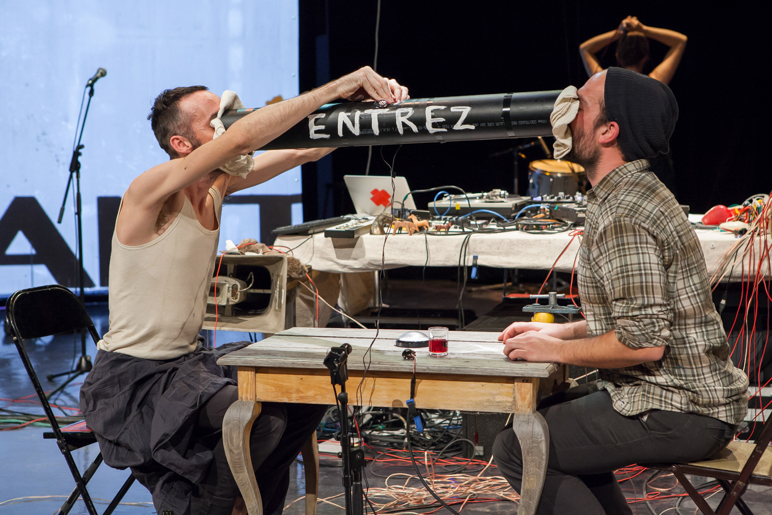 Entrez nous sommes ouverts, Bureau de l'APA © Marion Gotti