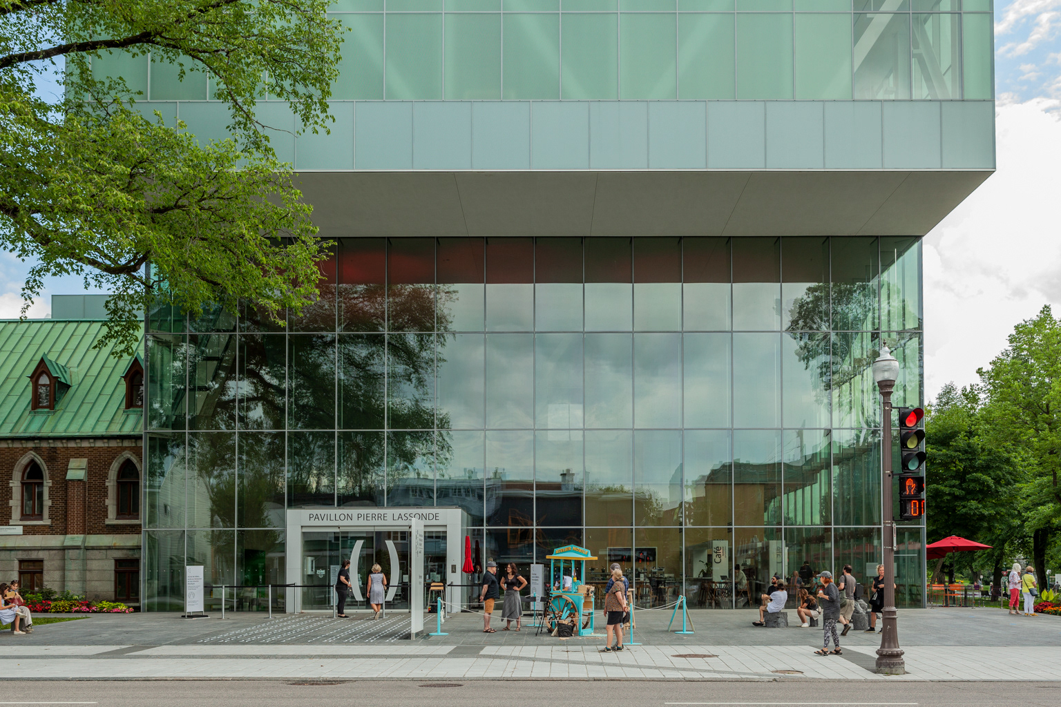 Atelier Mobile Ce qui nous rend humain, Mathieu Gotti, MNBAQ © Marion Gotti