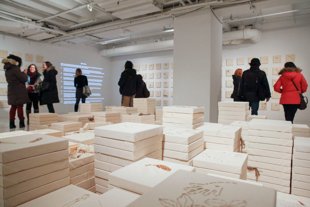 Exposition Frozen Blue, Nadia Myre, Galerie des arts visuels, Université Laval © Marion Gotti