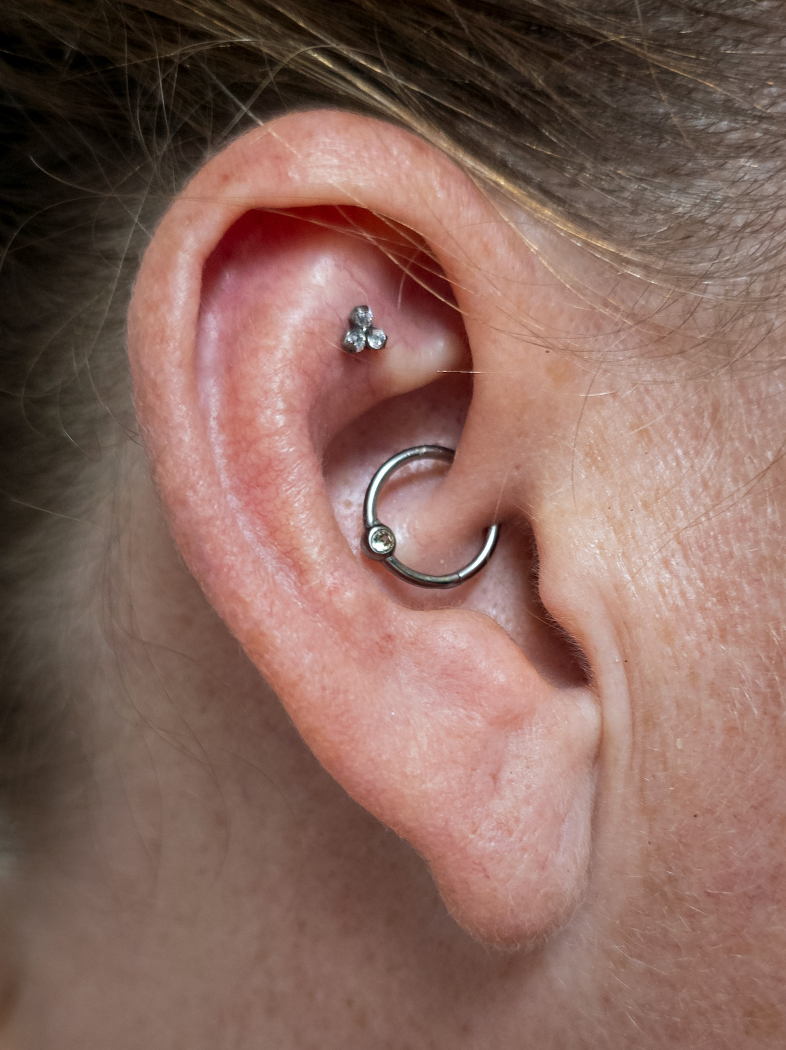 Trinity on flat, Piercing by Shania