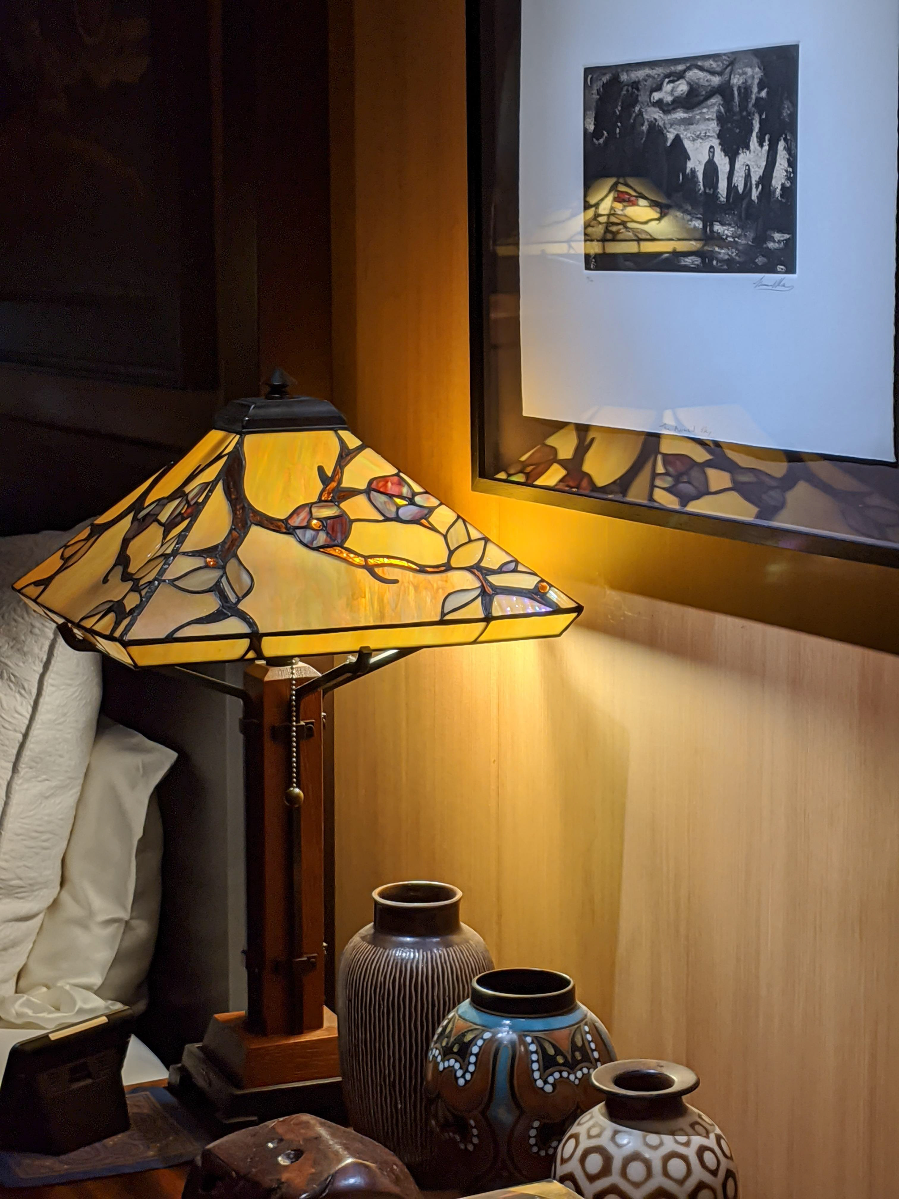 Echoing Lamp