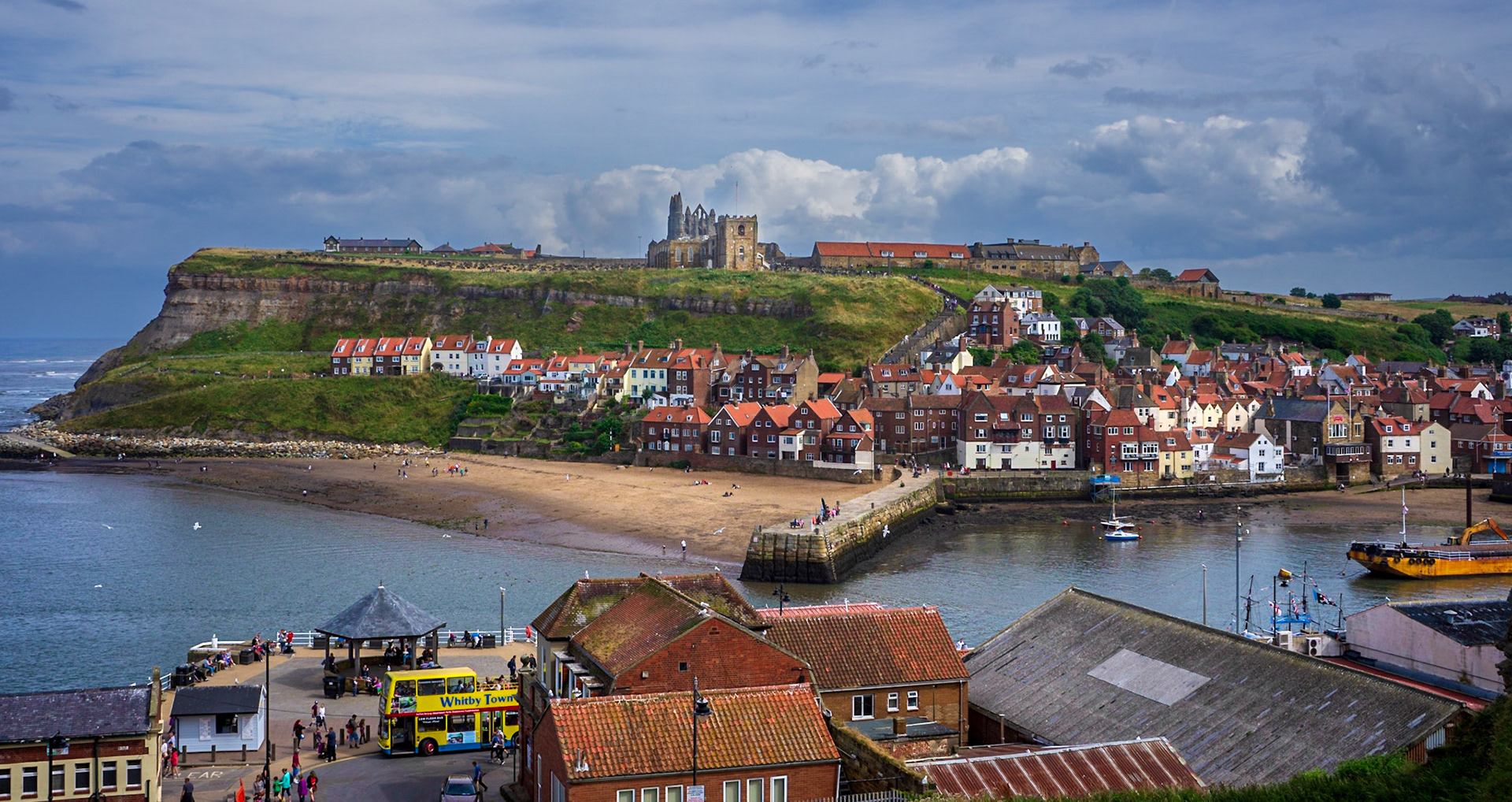 B024 - Whitby Bay