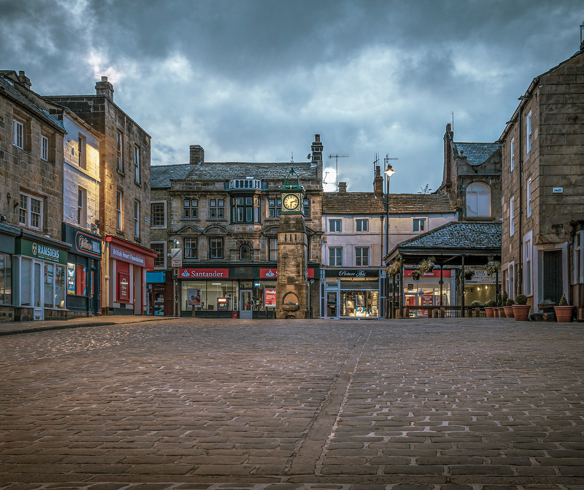 B070 - Otley Clock Market Place