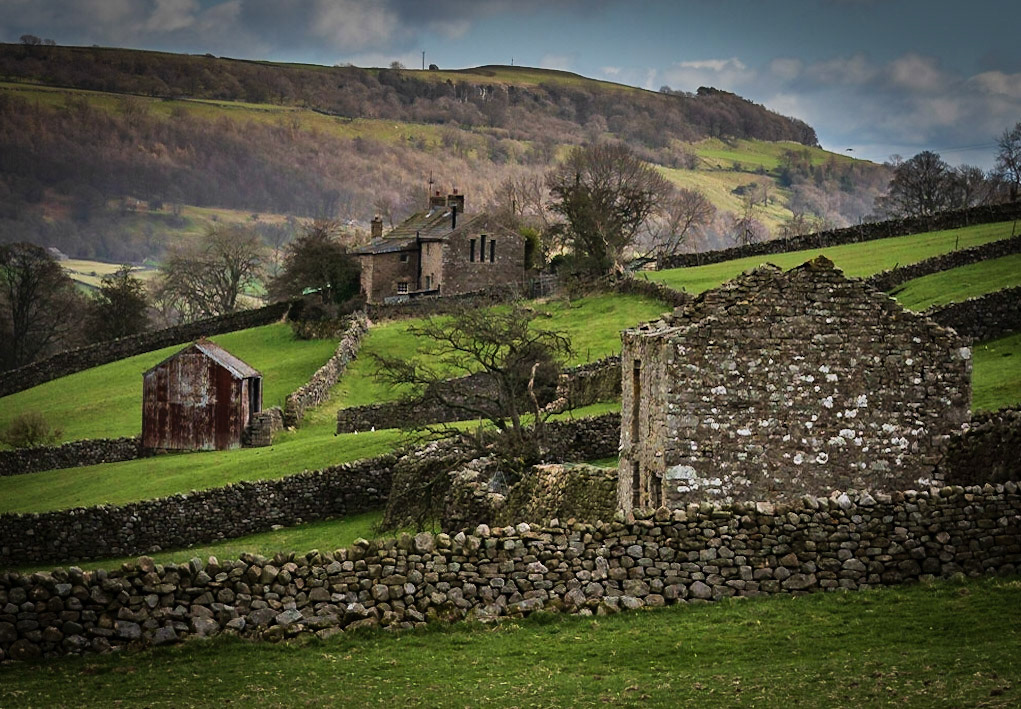 A015 - Reeth Colour Barns