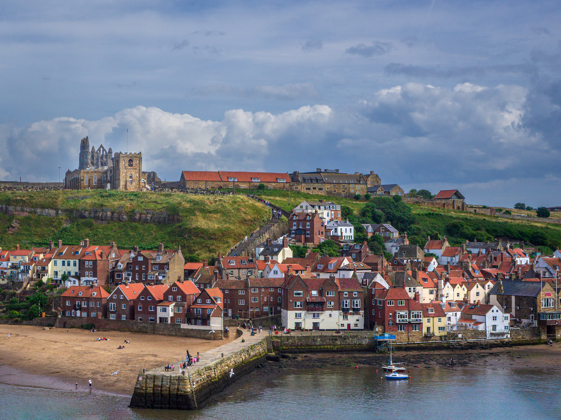 B066 - Whitby Bay