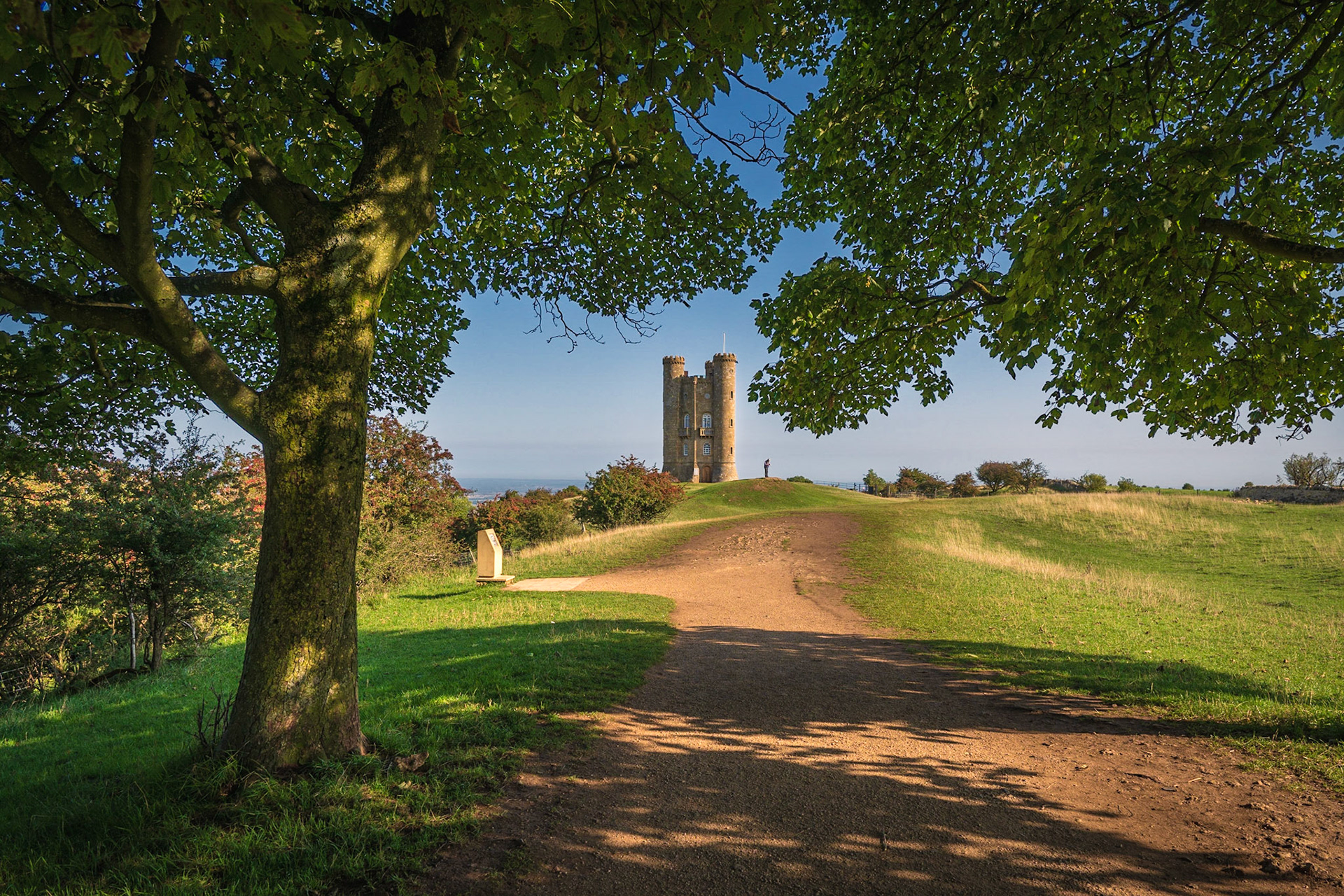 C030 - Broadway Tower (Trees)