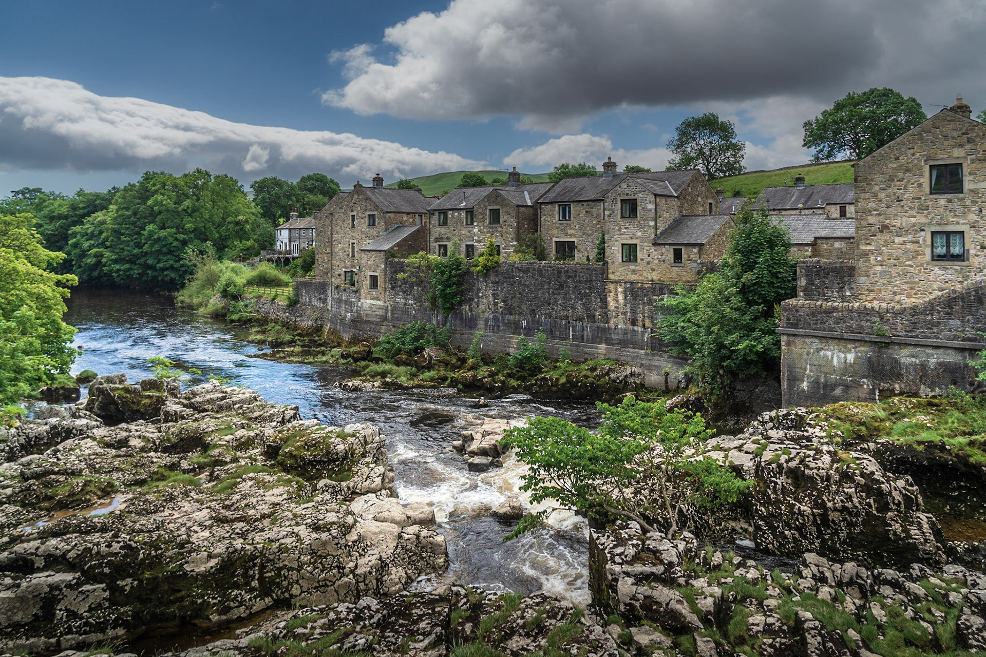A038 - Linton Falls (from bridge)