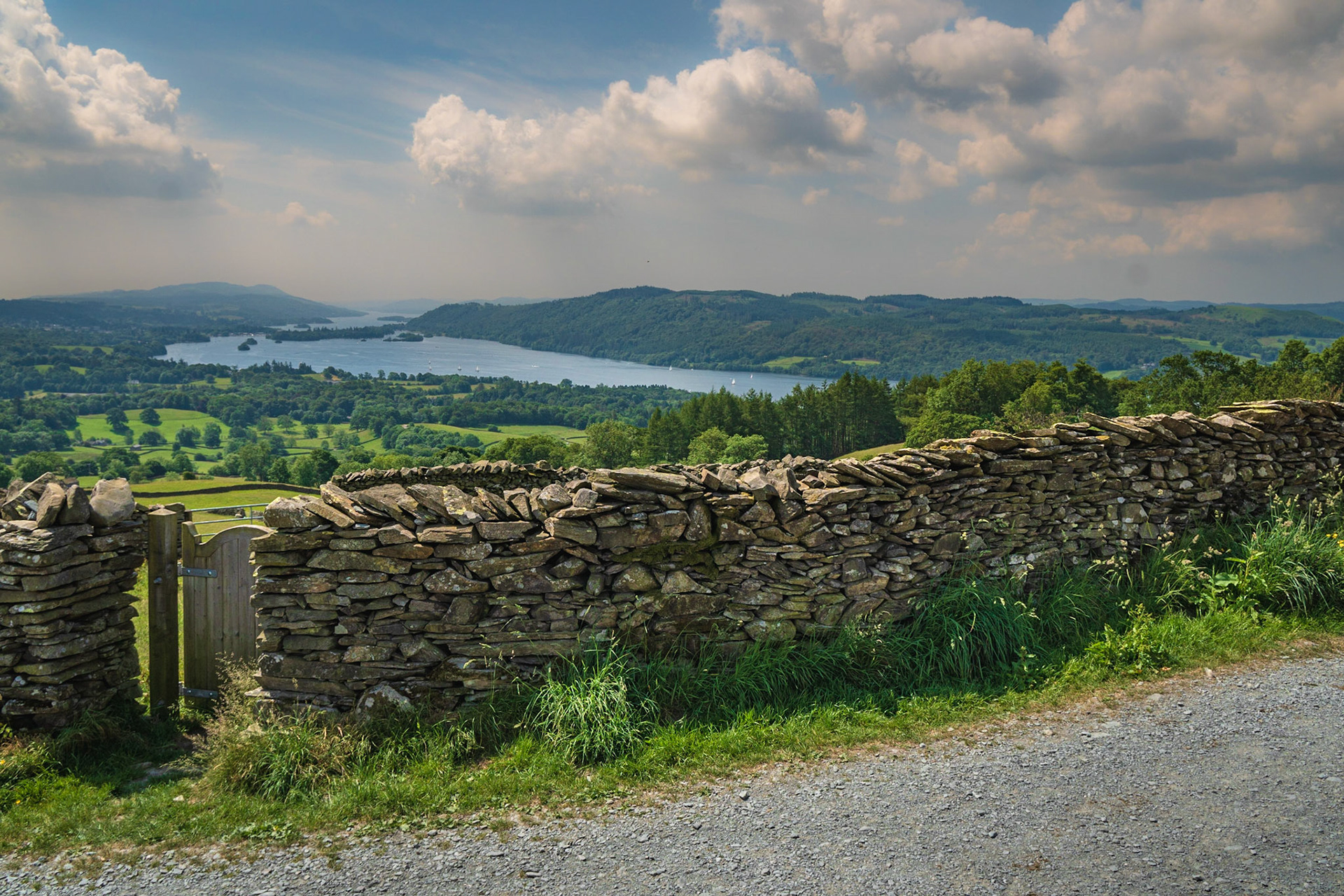 C016 - Windemere with Wall
