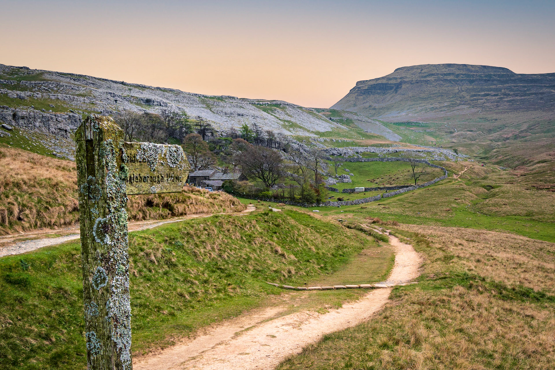 A024 - This way to Ingleborough