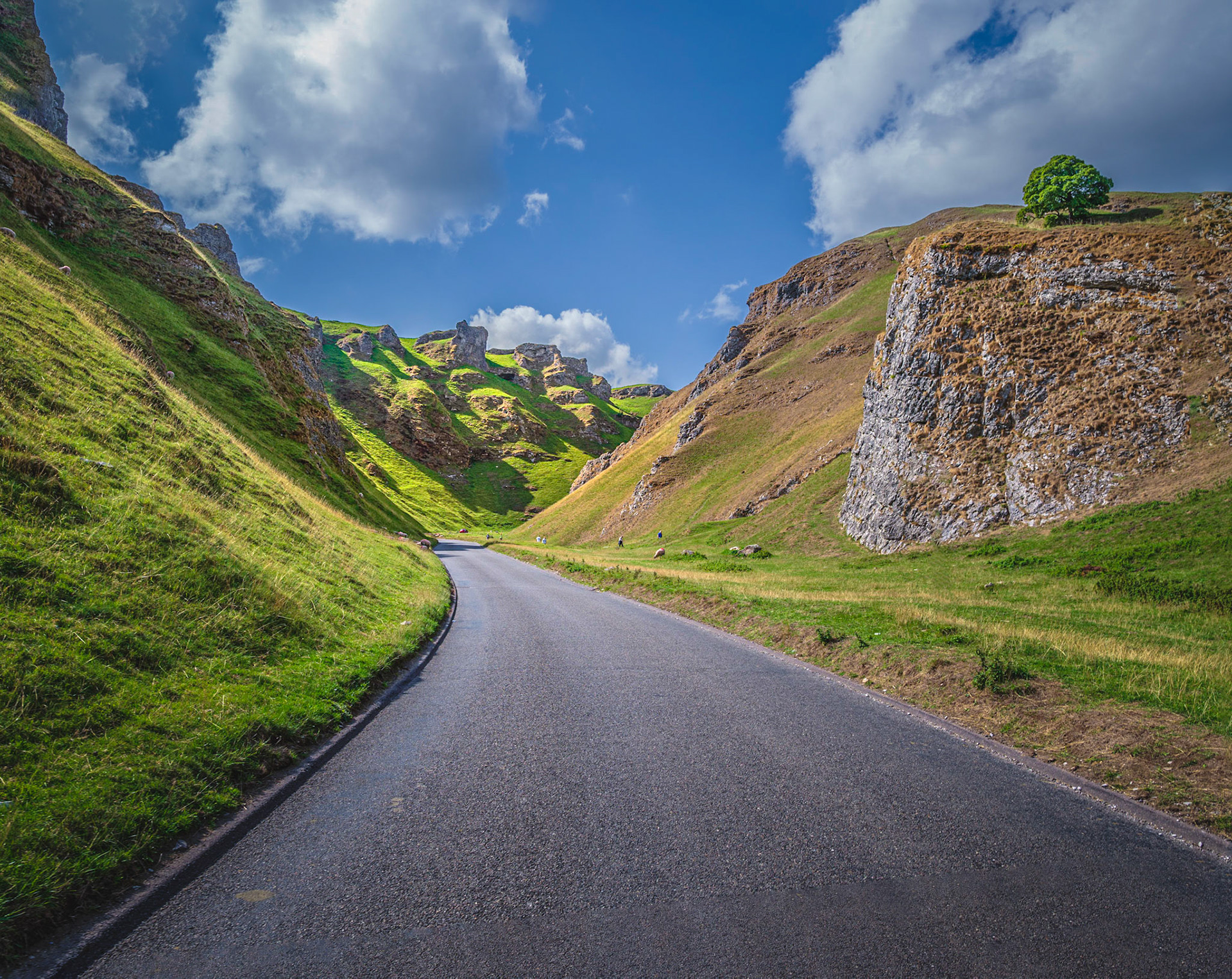 C033 - Winnats Pass Road