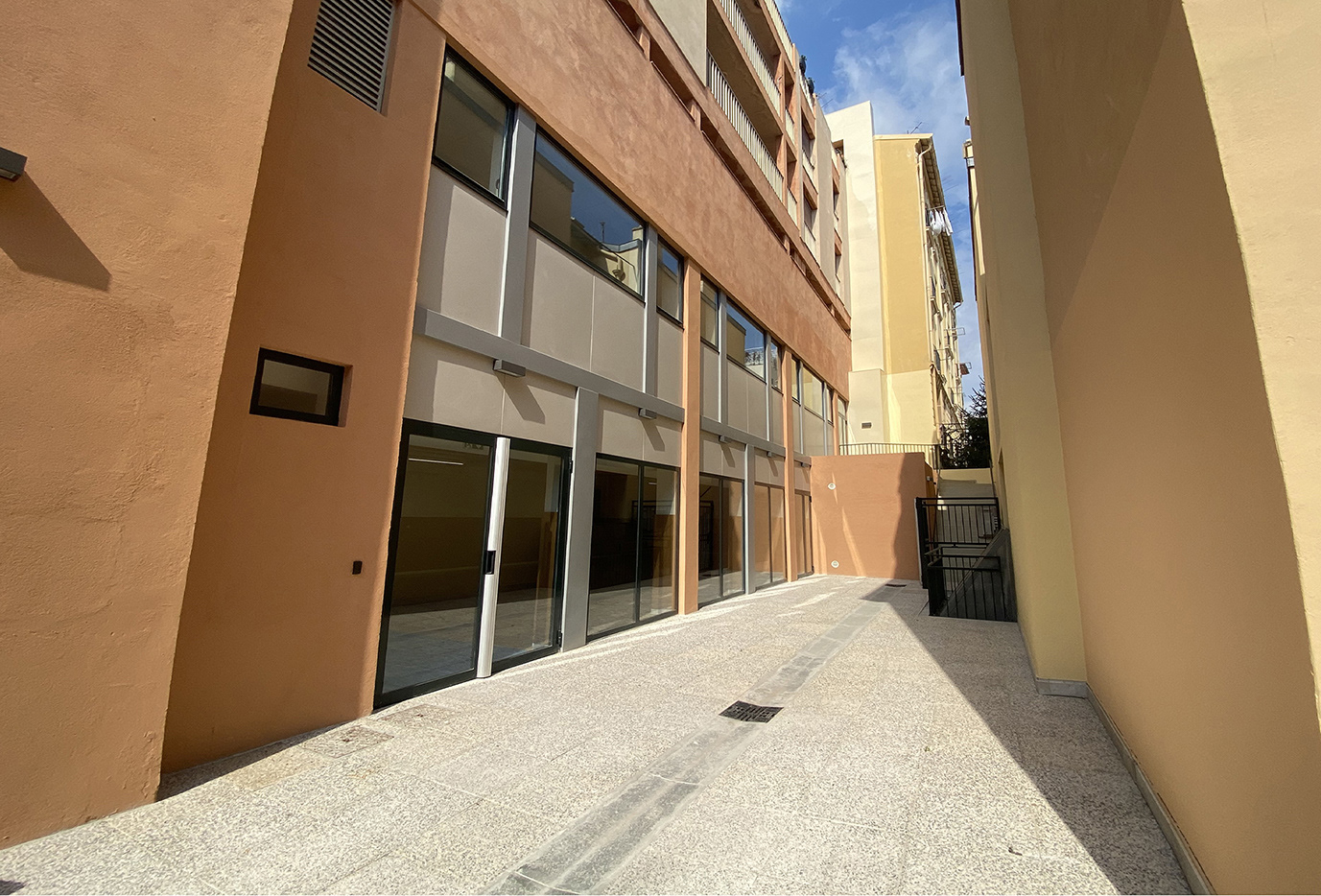 Extérieur sur passage