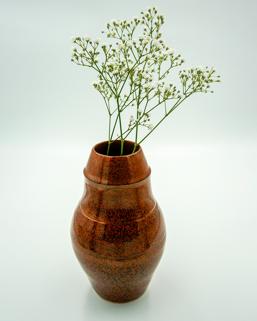 Vase in 'Chrome T red' glaze