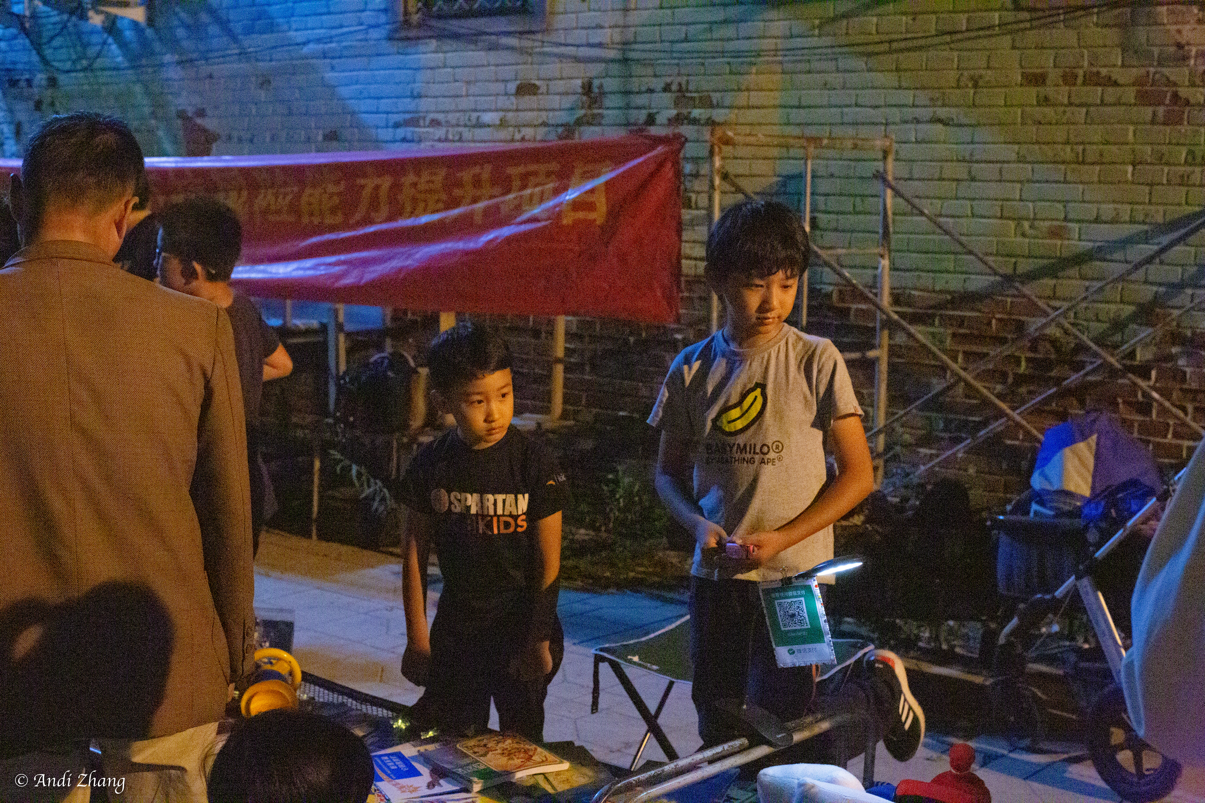 Children set up stalls themselves. September 26, 2020.