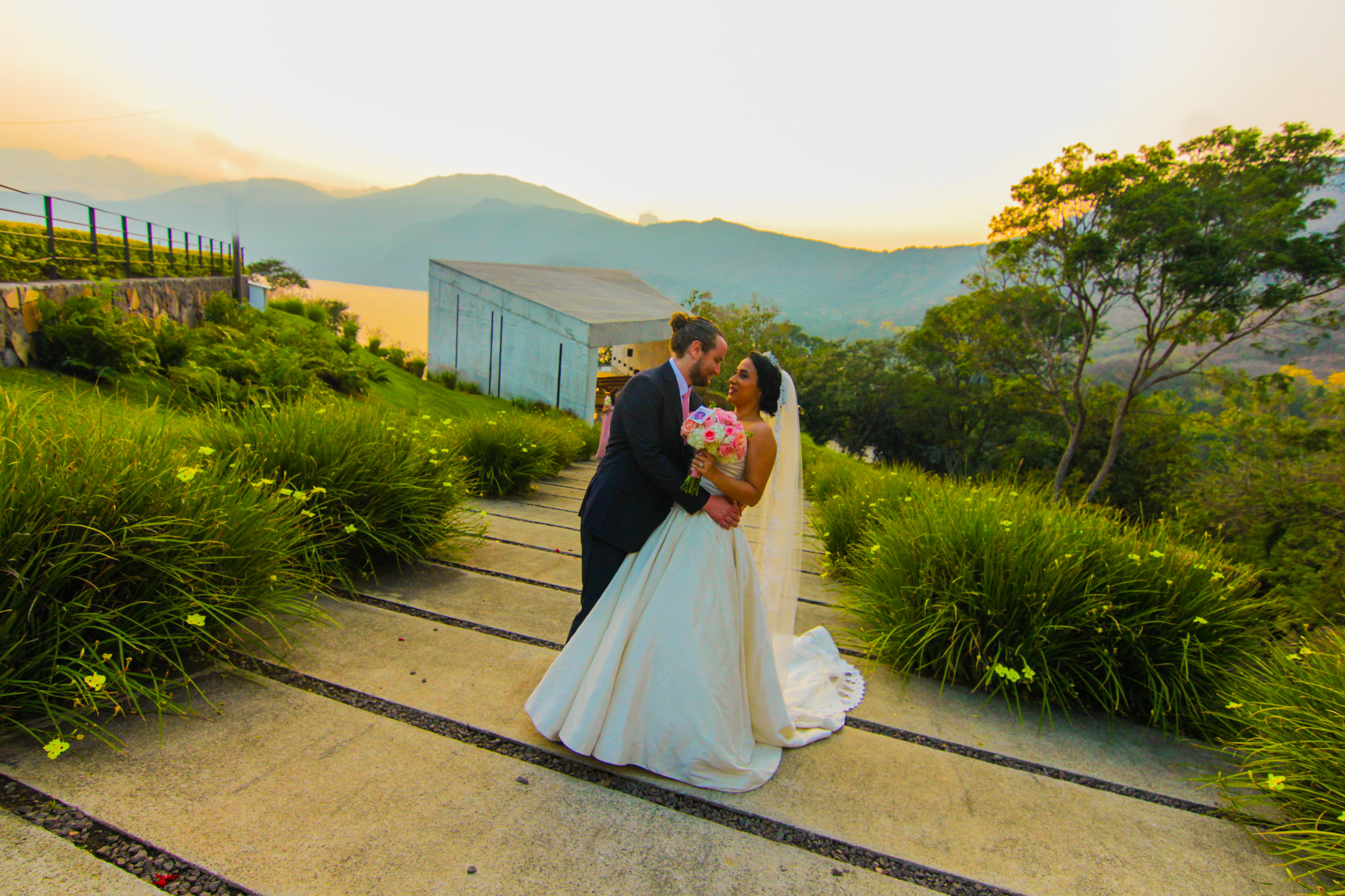 Fotógrafo de Bodas basado en El Salvador y Guatemala // Eventos Cardedeu