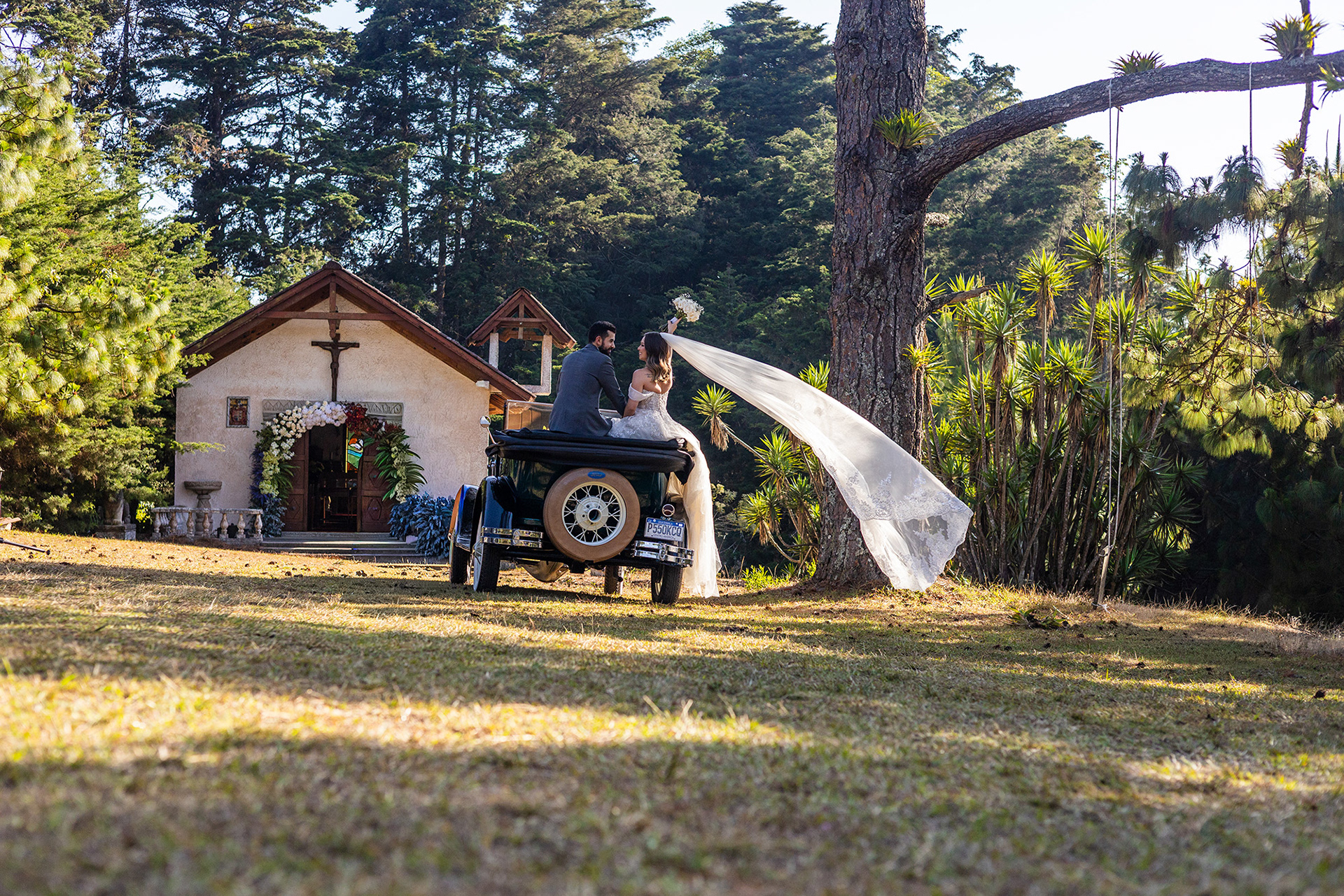 Elopement photographer Antigua Guatemala