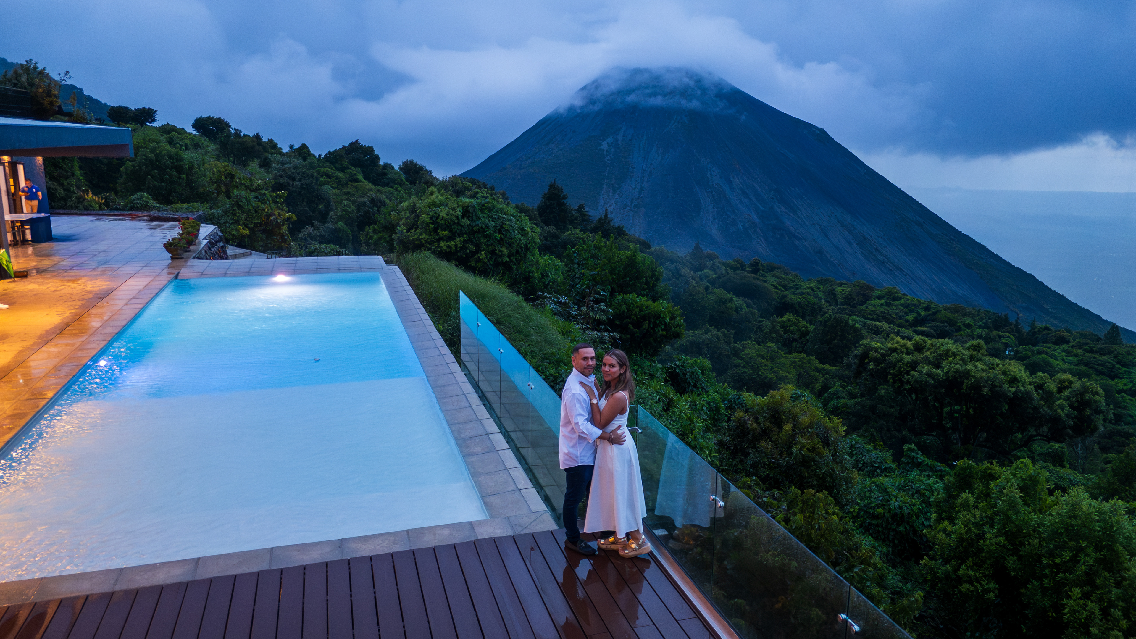 Vive los atardeceres más espectaculares de El Salvador. - Campo Bello
