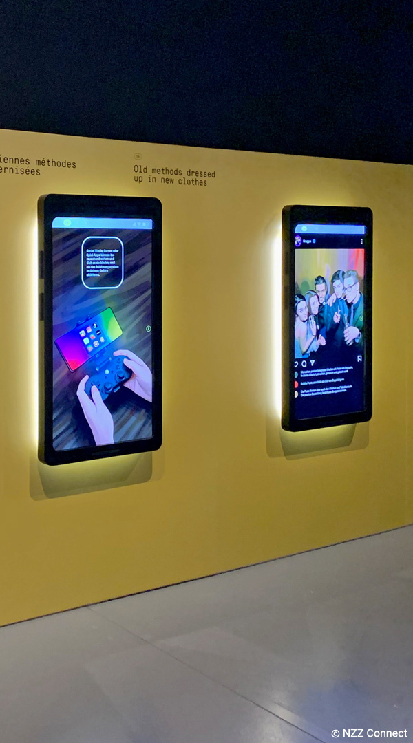 Foto von den «Smartphones»-Touchscreens im «Media Corner»