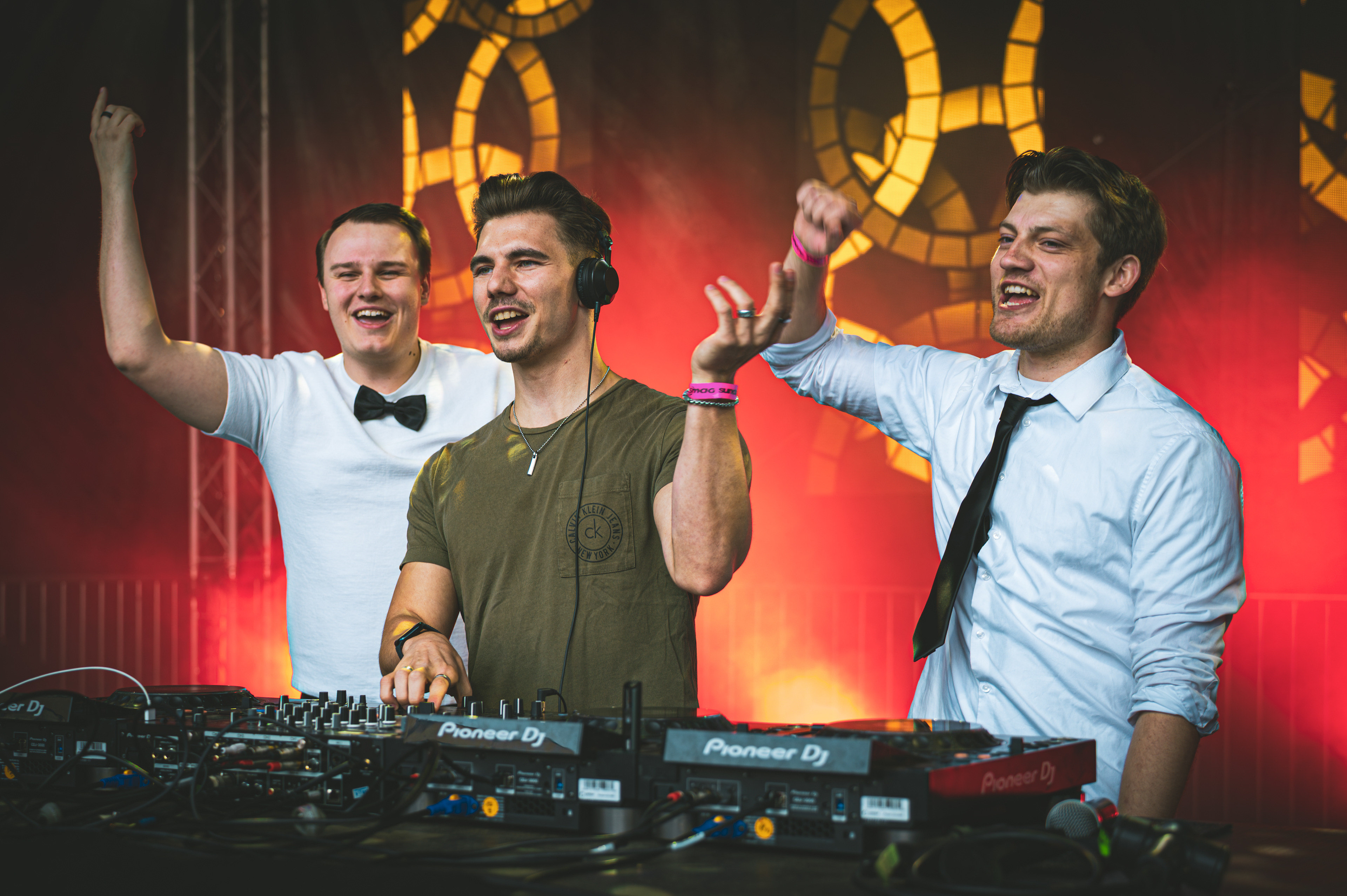 SMAG Sundance X Essen Original - Bow N' Tie x Fabian Krause