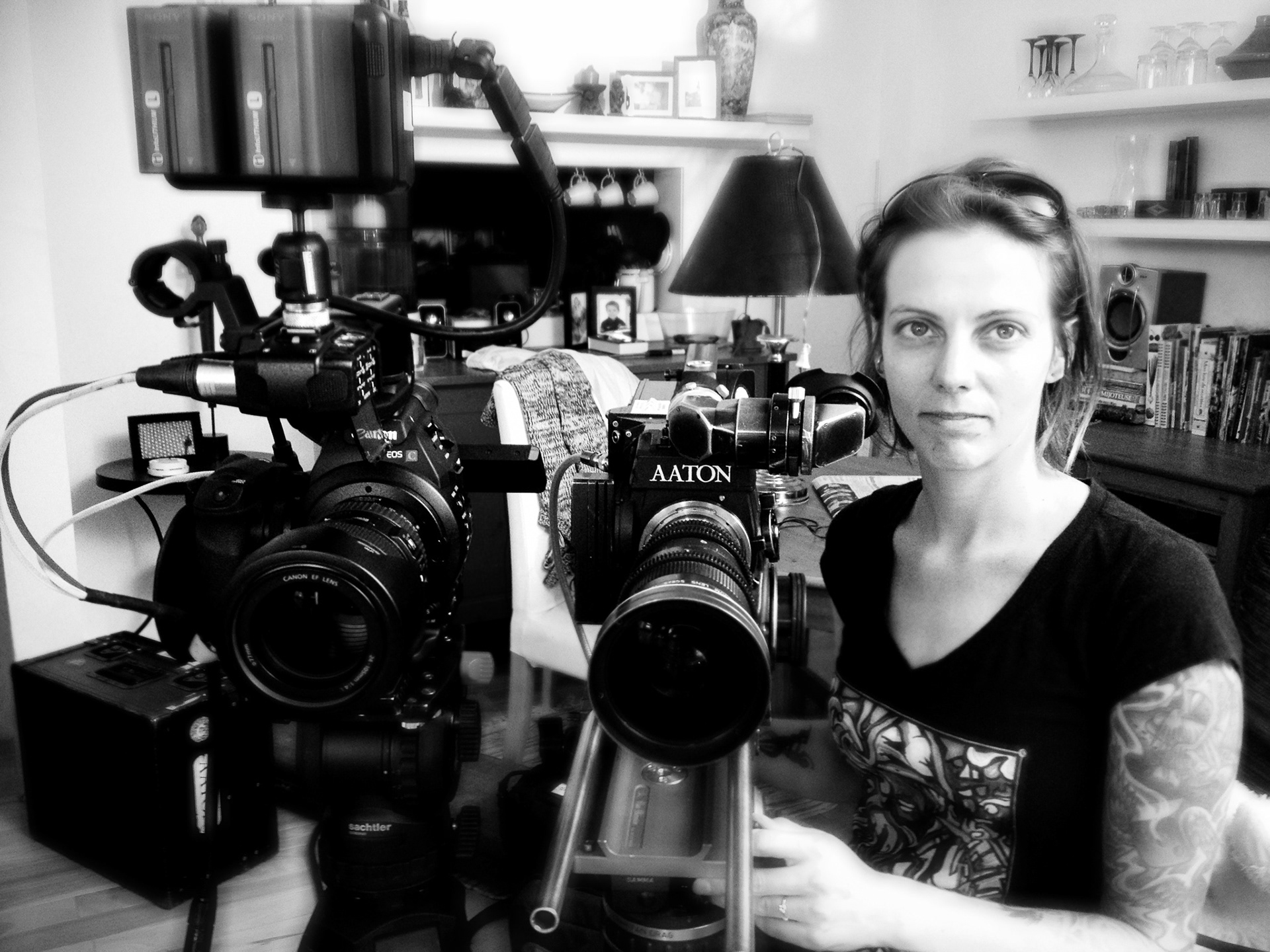 shooting 16mm film and video simultaneously on "Un Trou Dans La Jambe"