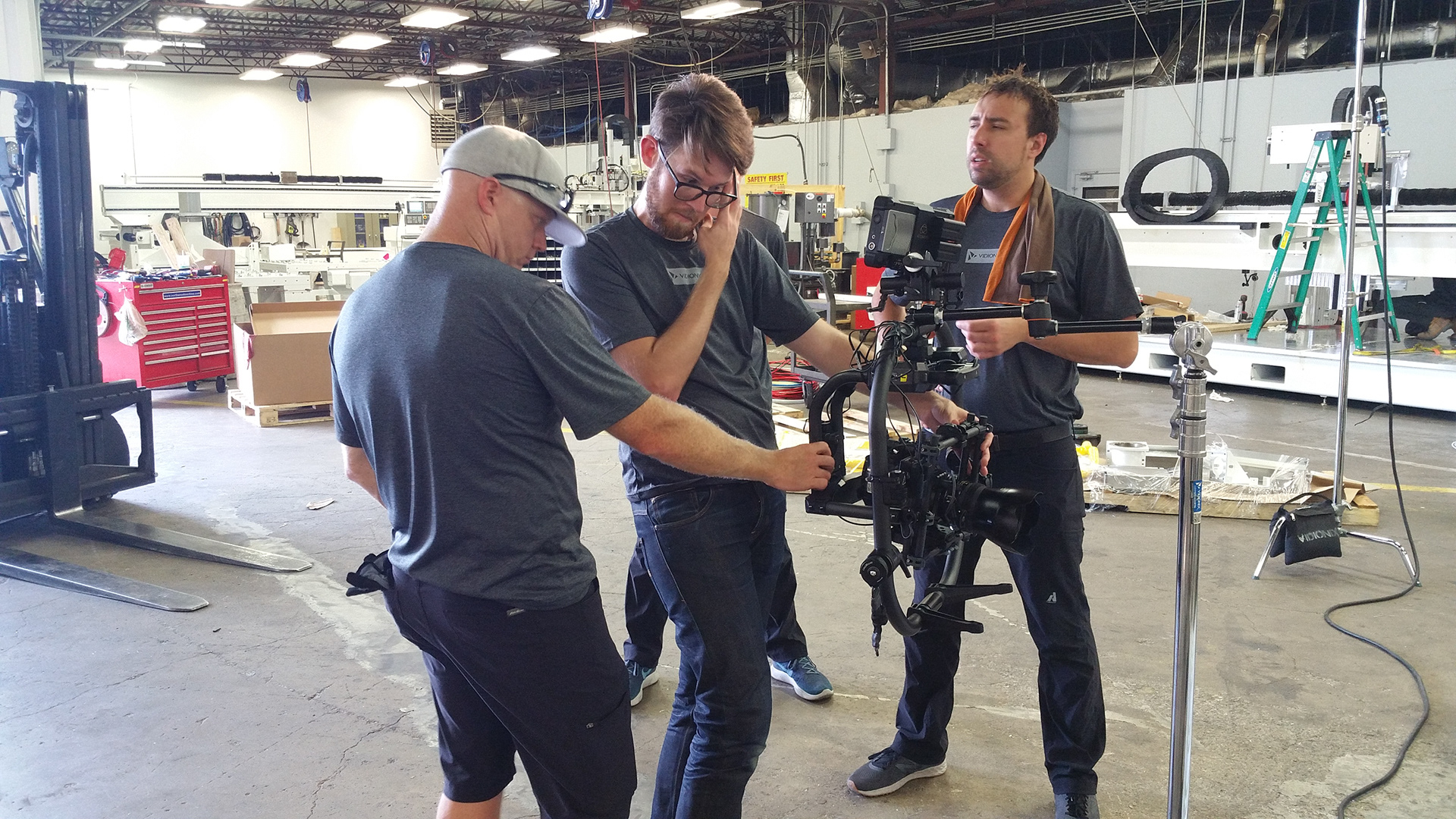 How many Vidionix employees does it take to fix a Movi in the Kentucky heat?