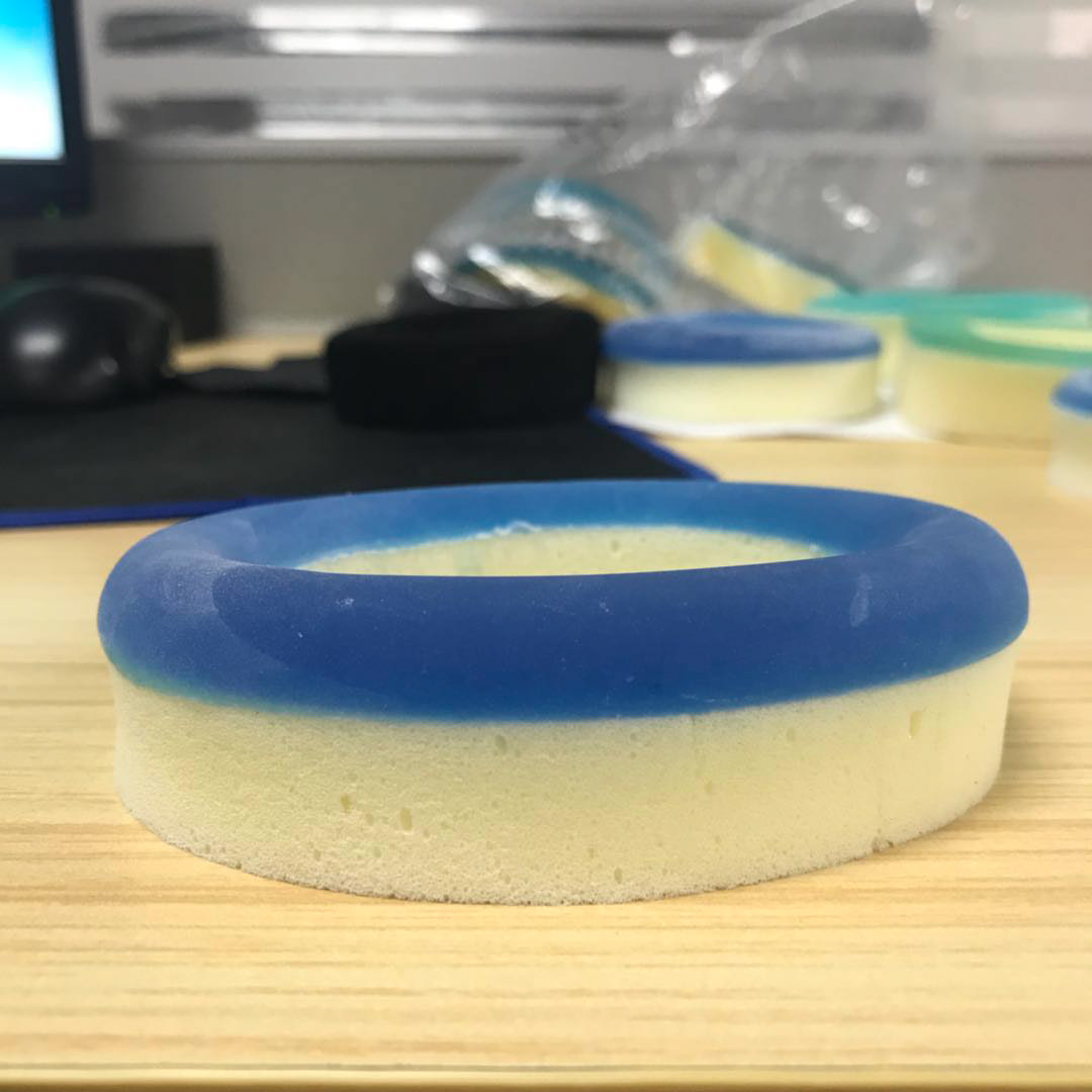 Ear cup cooling gel layer