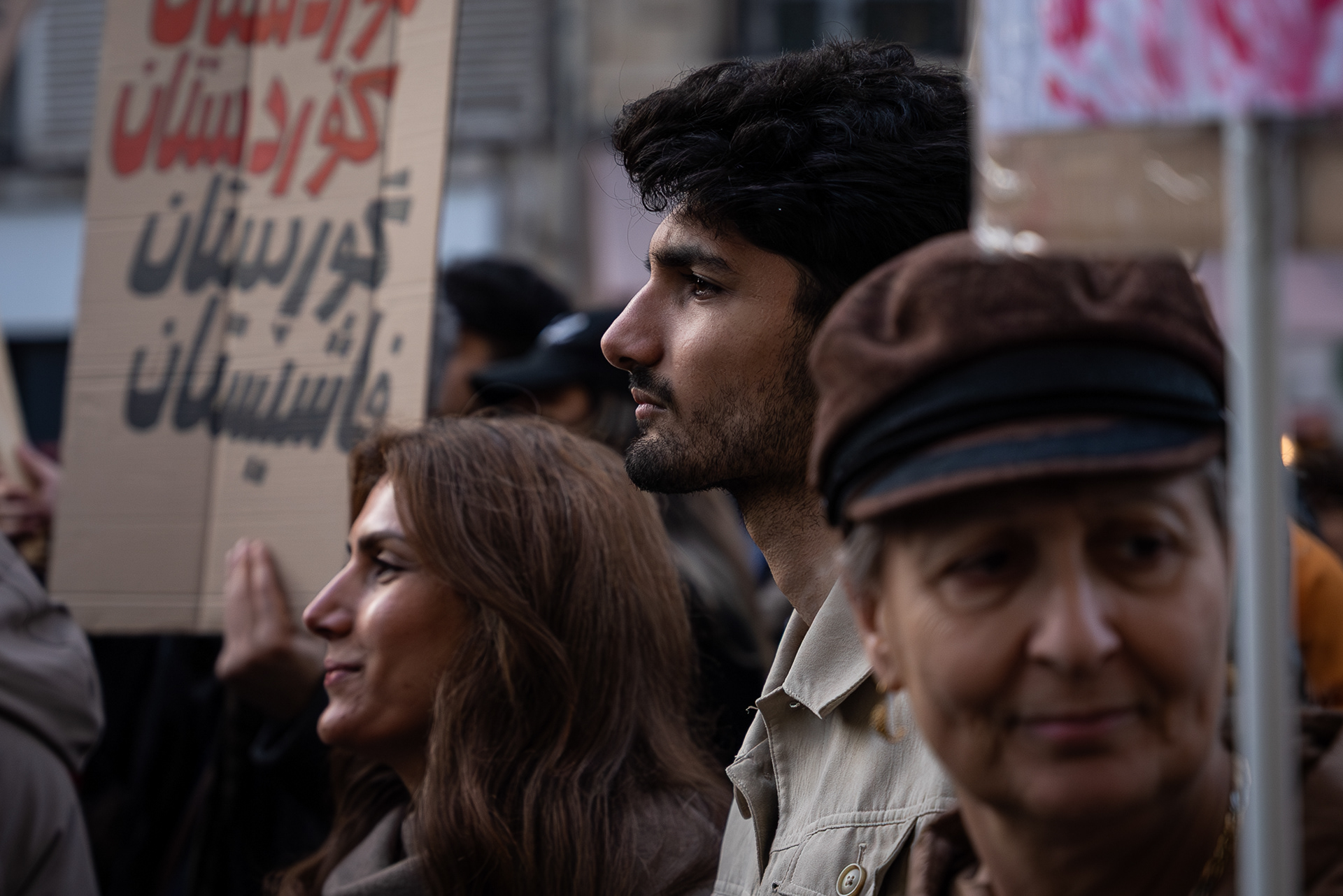 Manifestation à Paris en soutien aux Iraniens visés par une répression qui a fait des milliers de morts. @ElodieRadenac