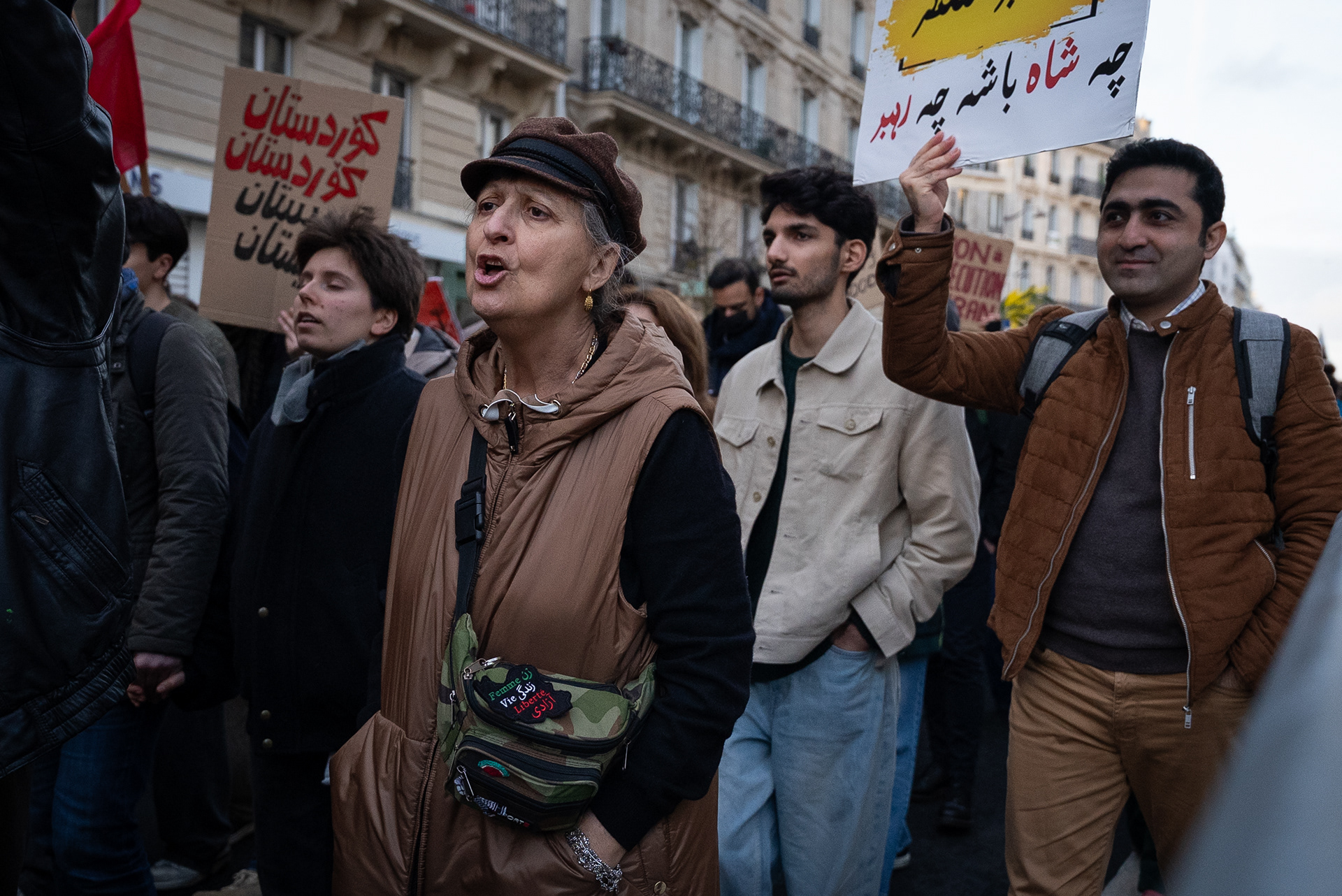 Manifestation à Paris en soutien aux Iraniens visés par une répression qui a fait des milliers de morts. @ElodieRadenac