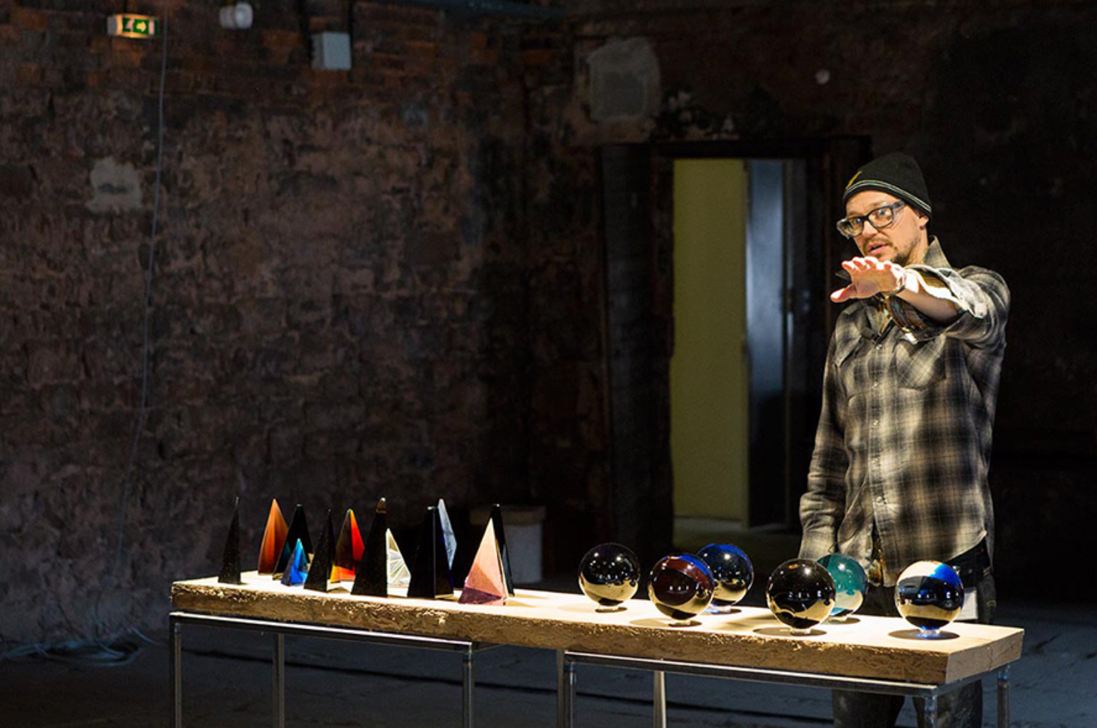 Spherical Horizon{s) & Crystal Prism(s)