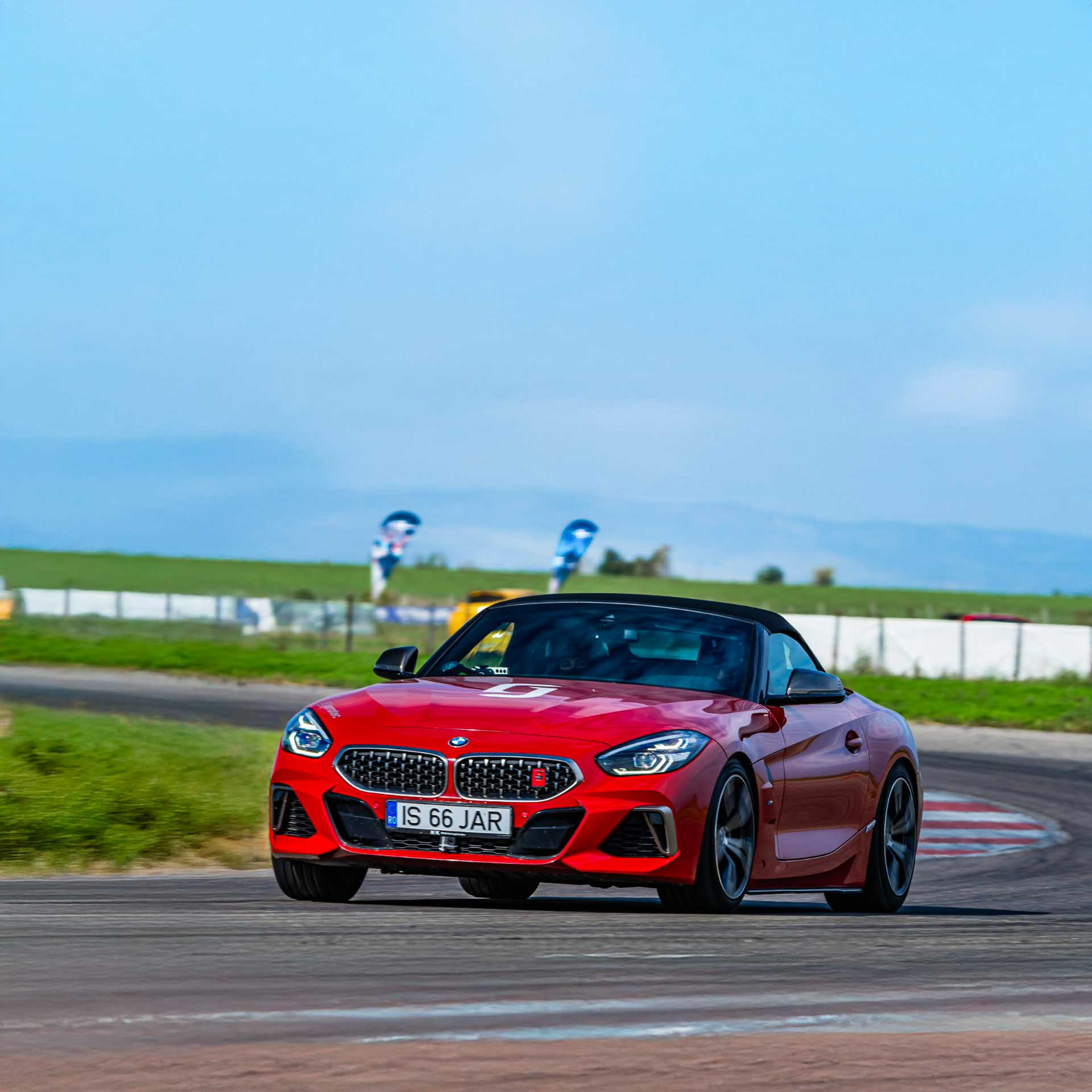 340 de cai la treabă pe circuit