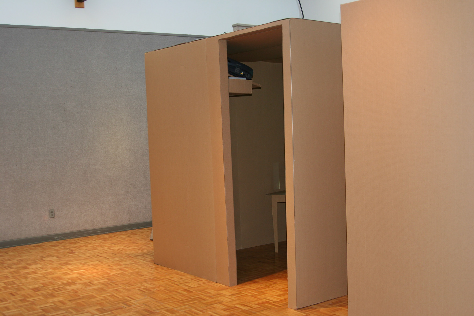 vase - study 3, Installation at Brandstater Gallery. Georg Burwck 2005