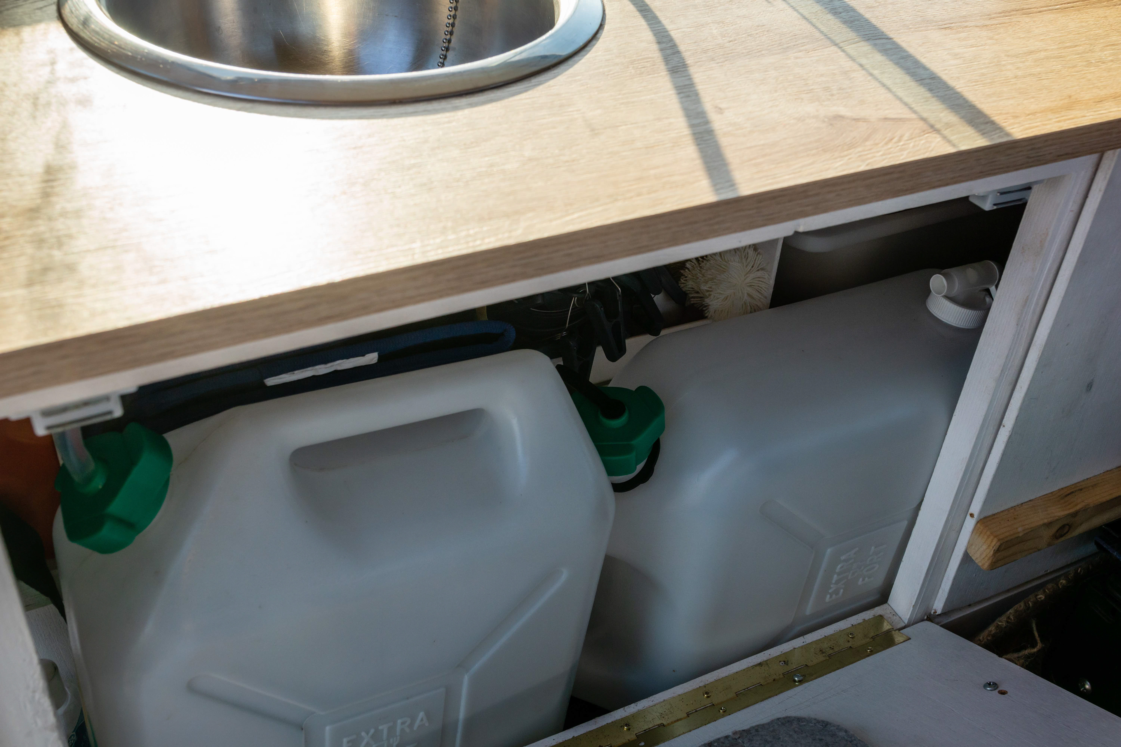 Two 20l tanks under the sink
