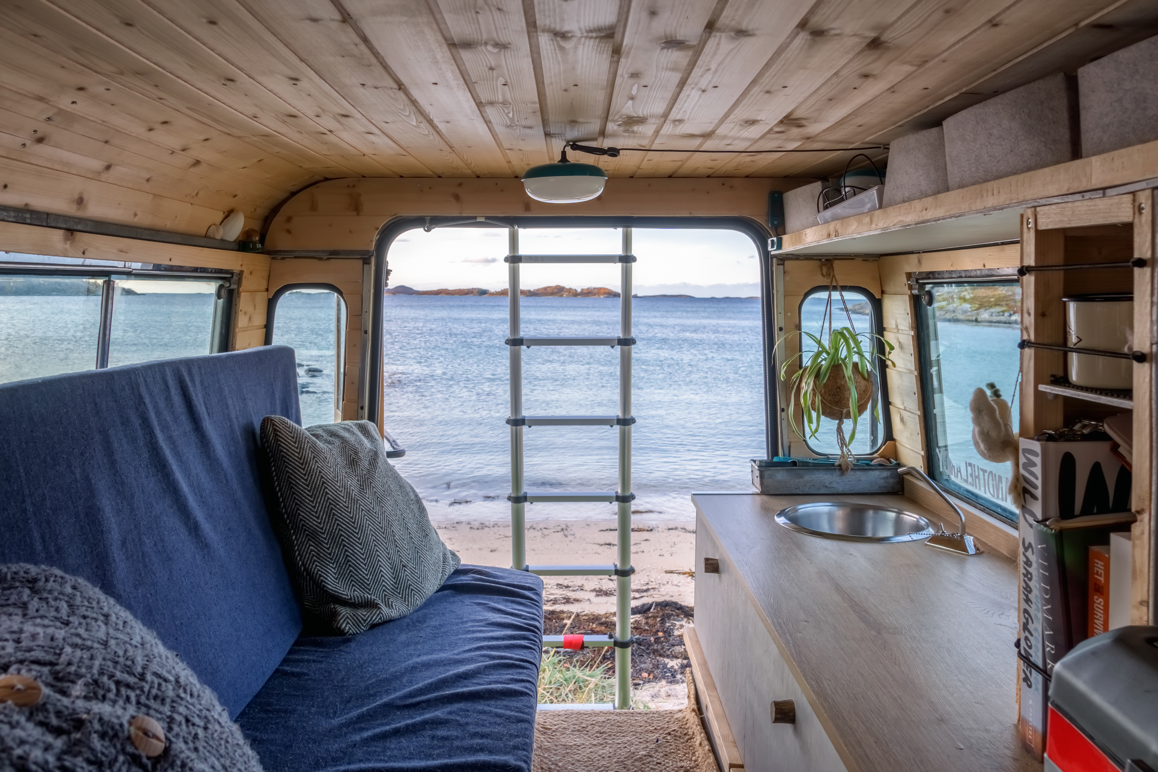 Camper interior Land Rover Defender