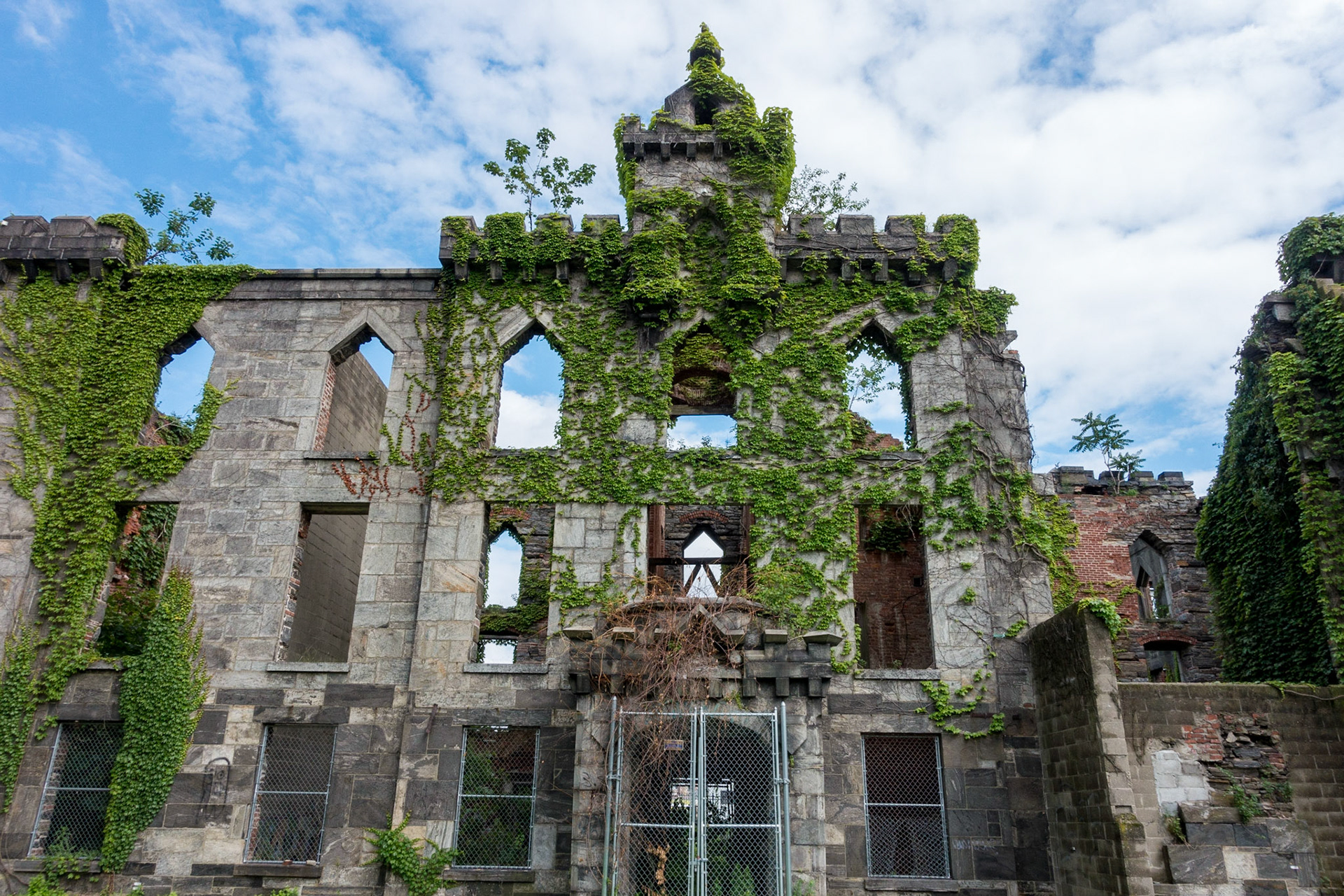 Smallpox Memorial Hospital, Roosevelt Island