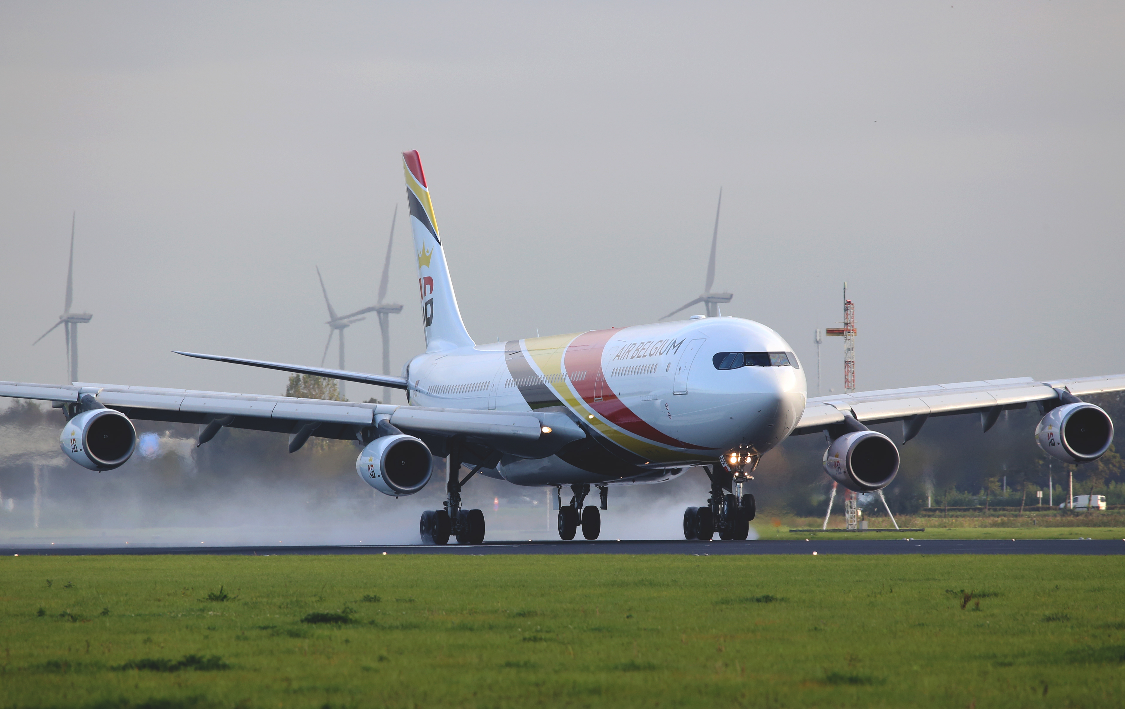 "Air Belgium" Airbus A340-300