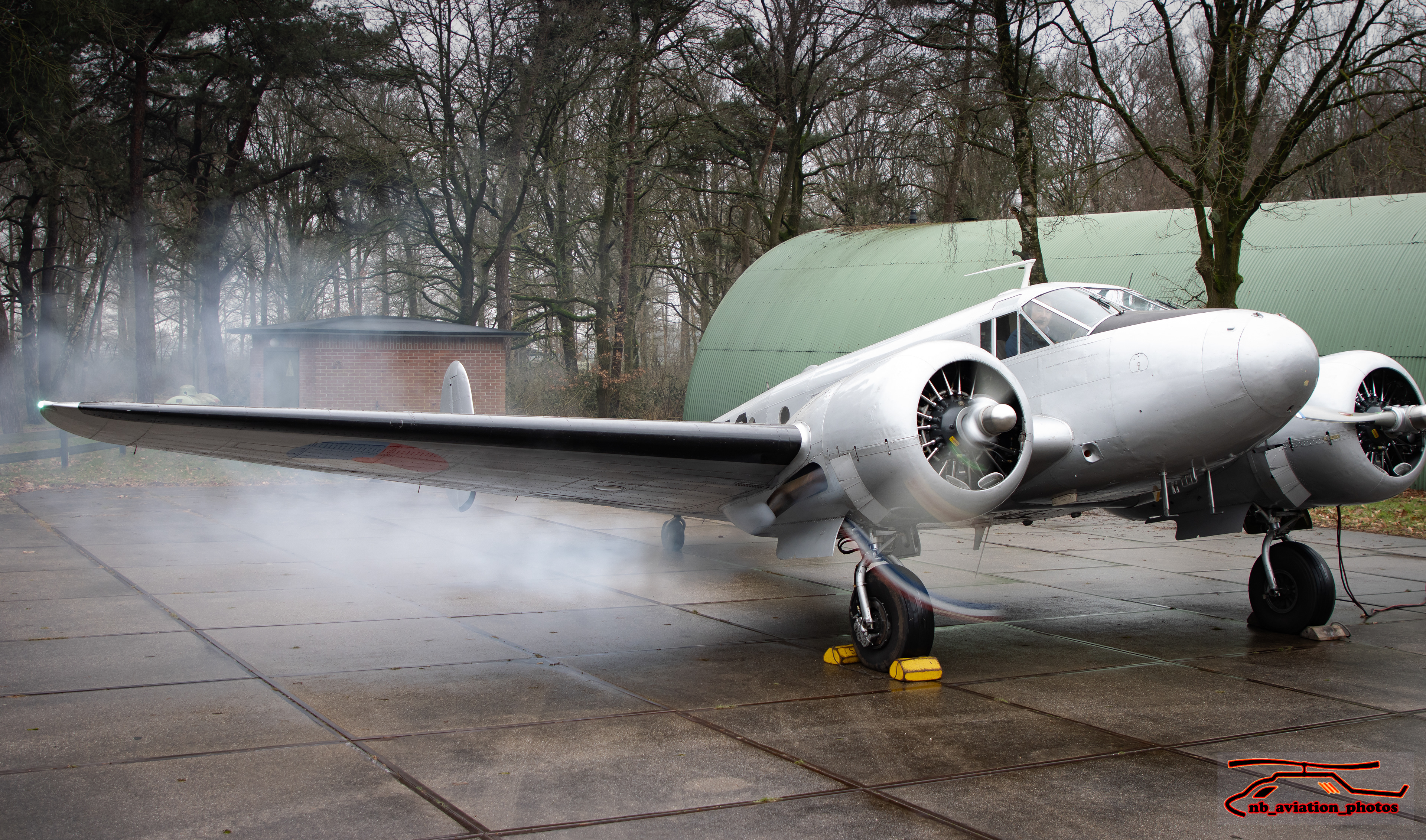 Beechcraft D18S (PH-KHV) G29 Koninklijke Luchtmacht Historische Vlucht