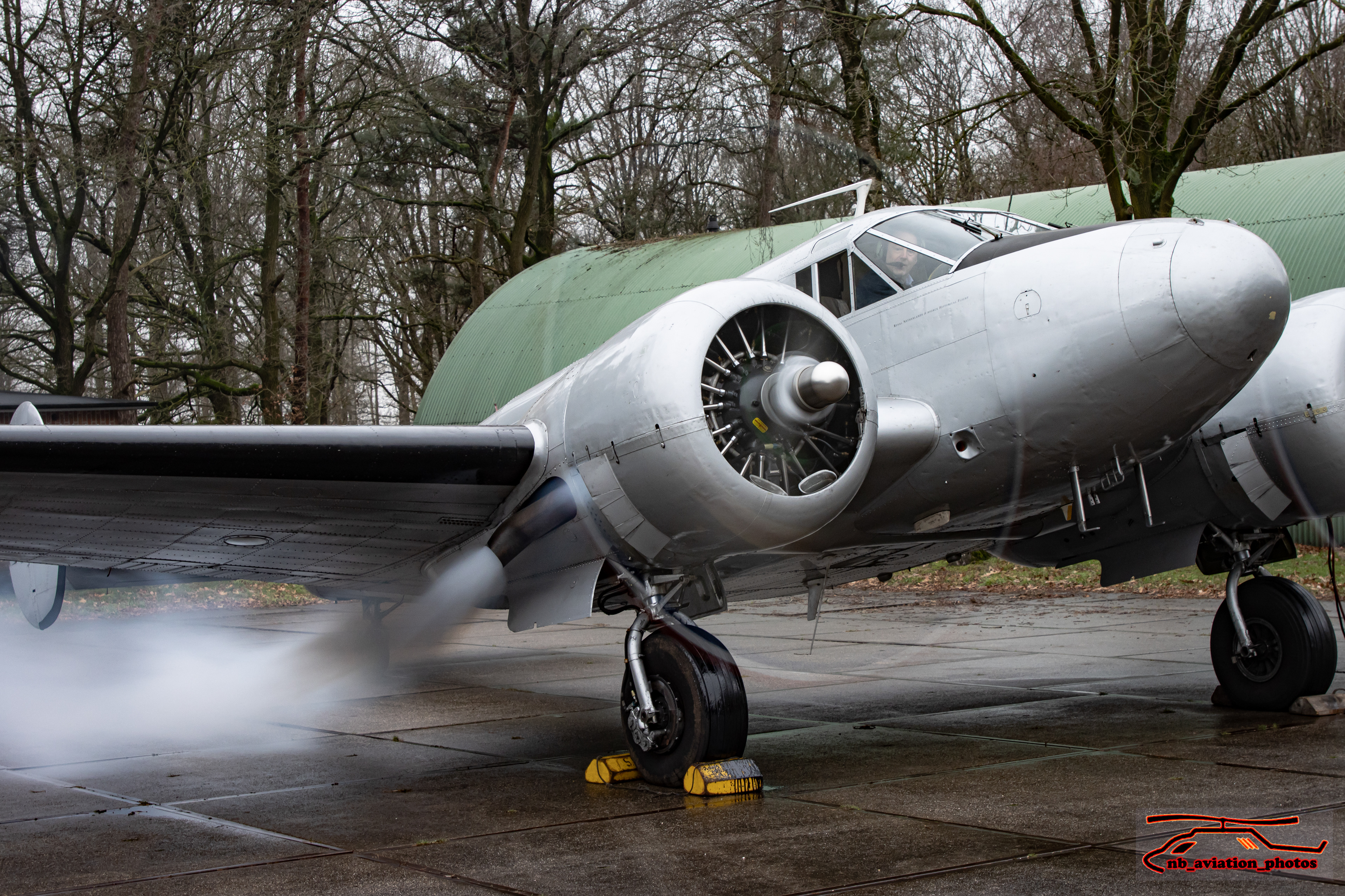 Beechcraft D18S (PH-KHV) G29 Koninklijke Luchtmacht Historische Vlucht