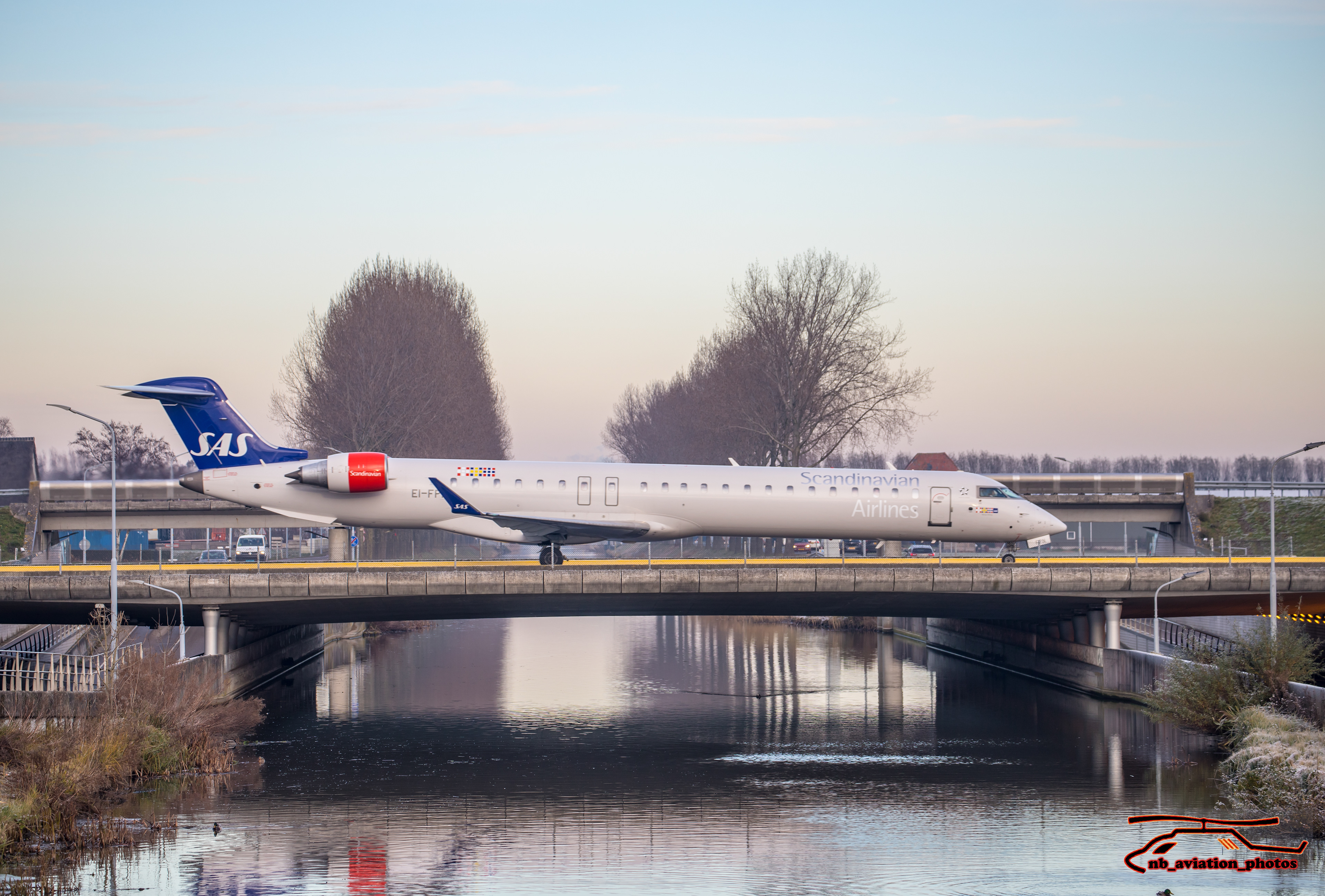 "Sas" Mitsubishi CRJ-900LR