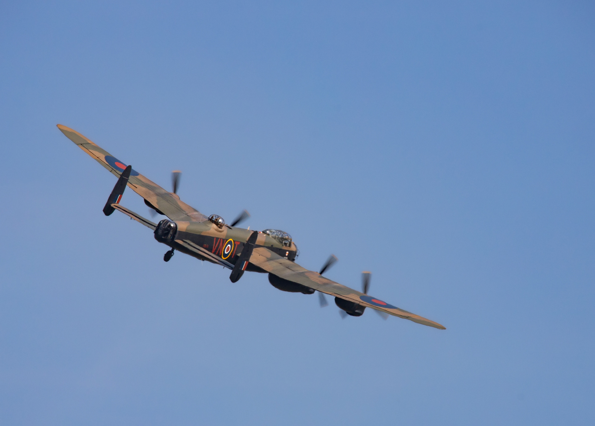 Avro Lancaster (Nog 2 exemplaren luchtwaardig wereldwijd) hebben = hebben