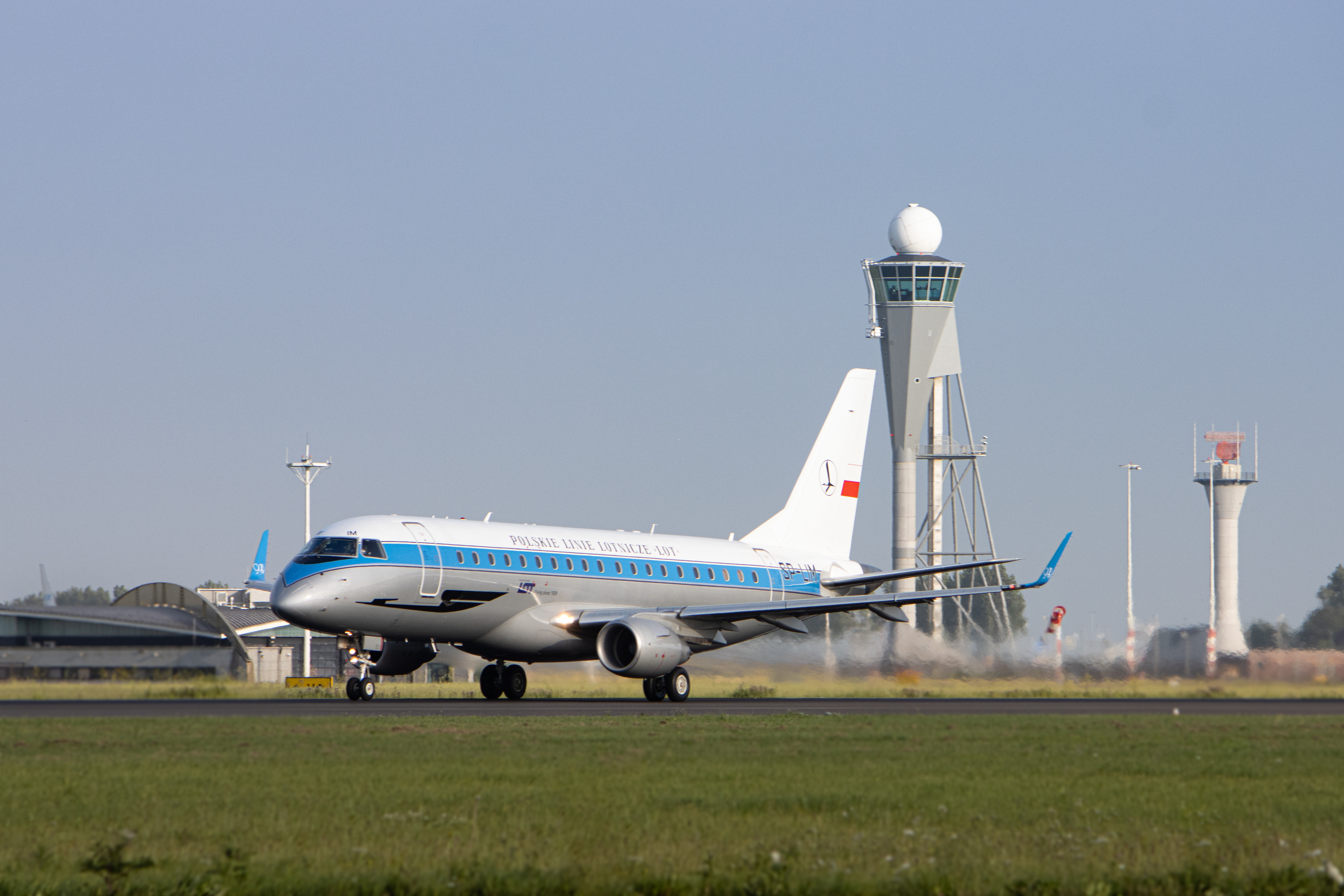"LOT" (Retro livery) Embraer E175LR