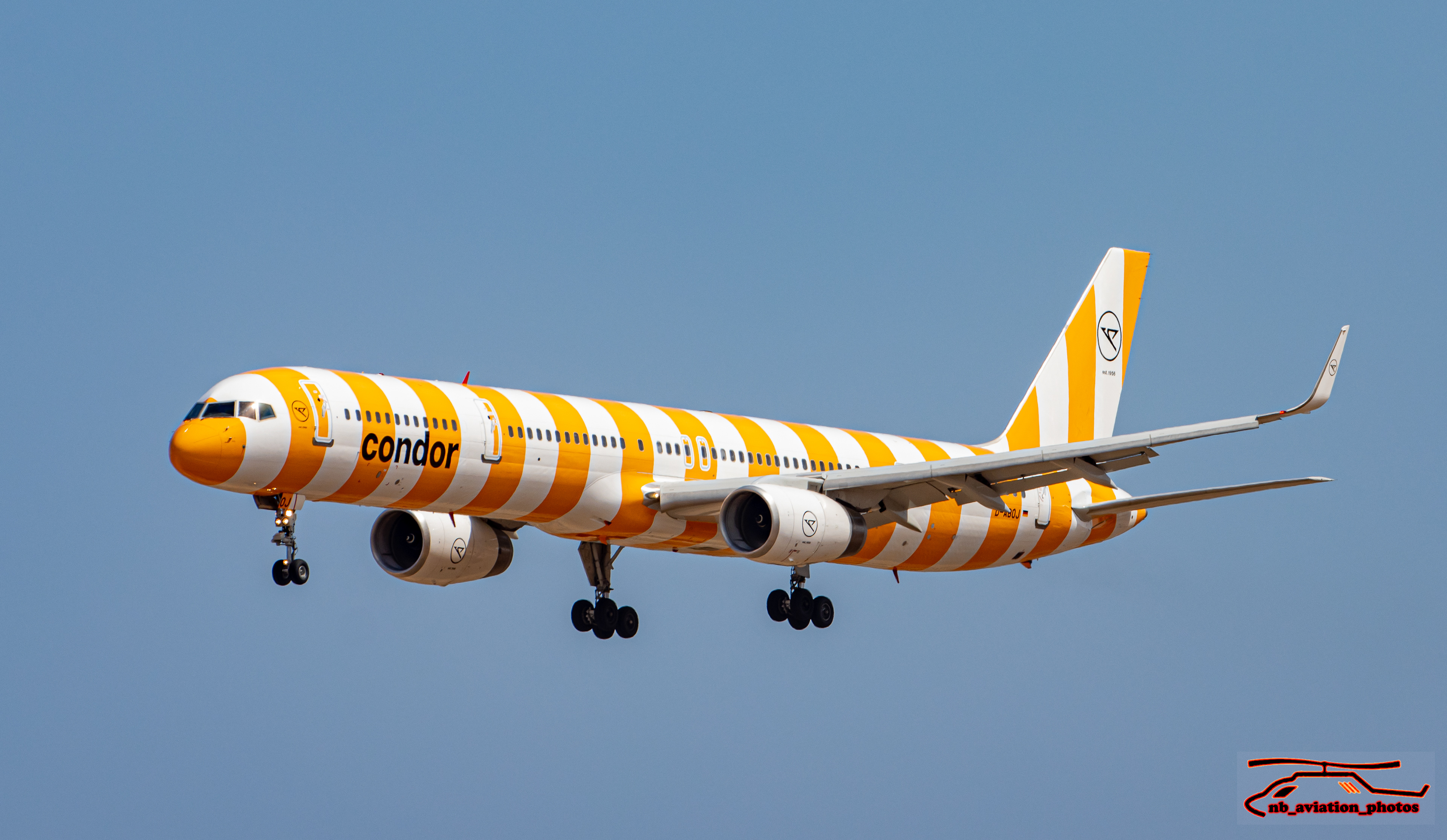 Boeing 757-330 - Condor