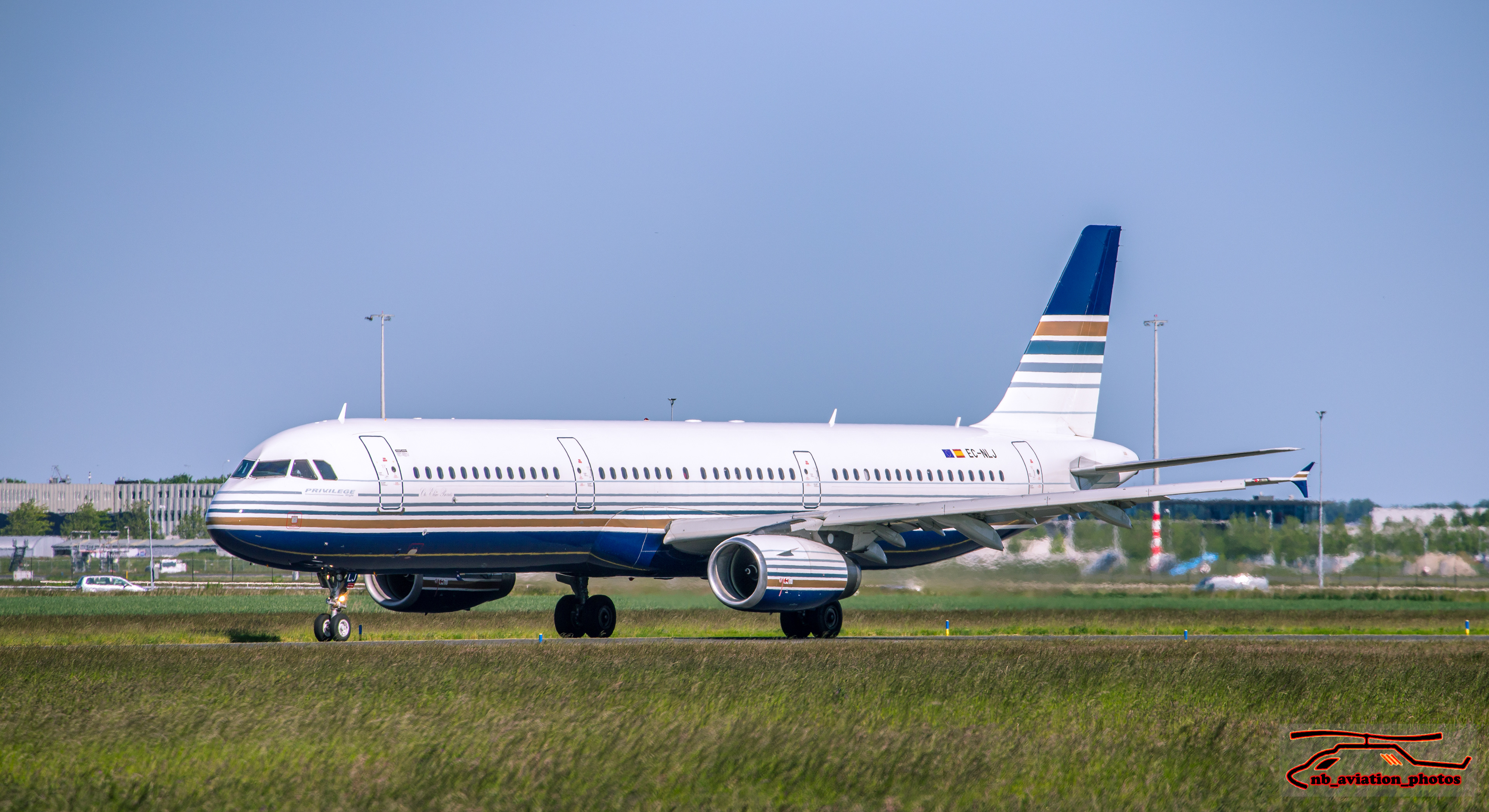 PRIVILEGE STYLE - AIRBUS A321-200